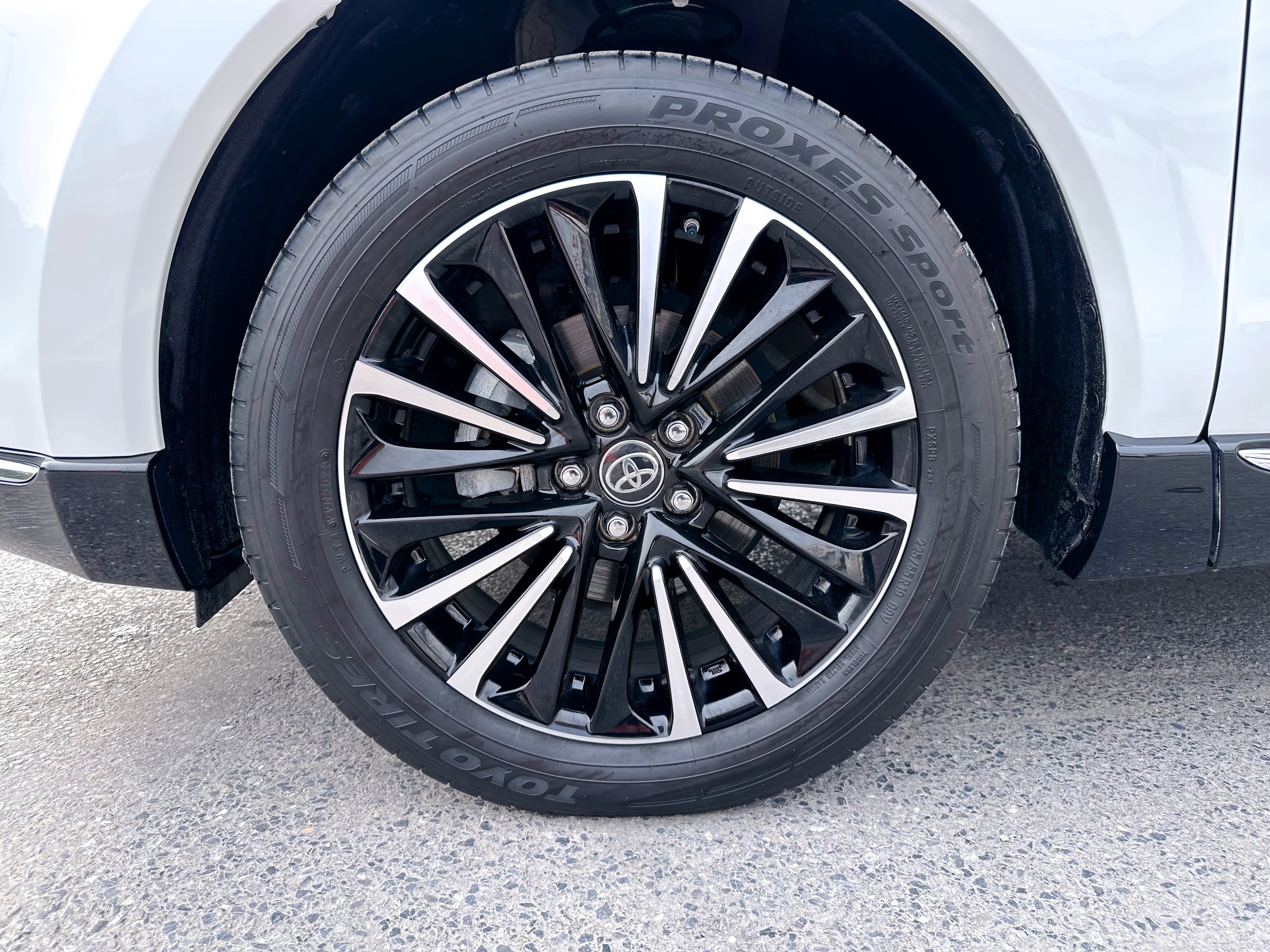 Toyota Venza 2024 immagine di auto #8