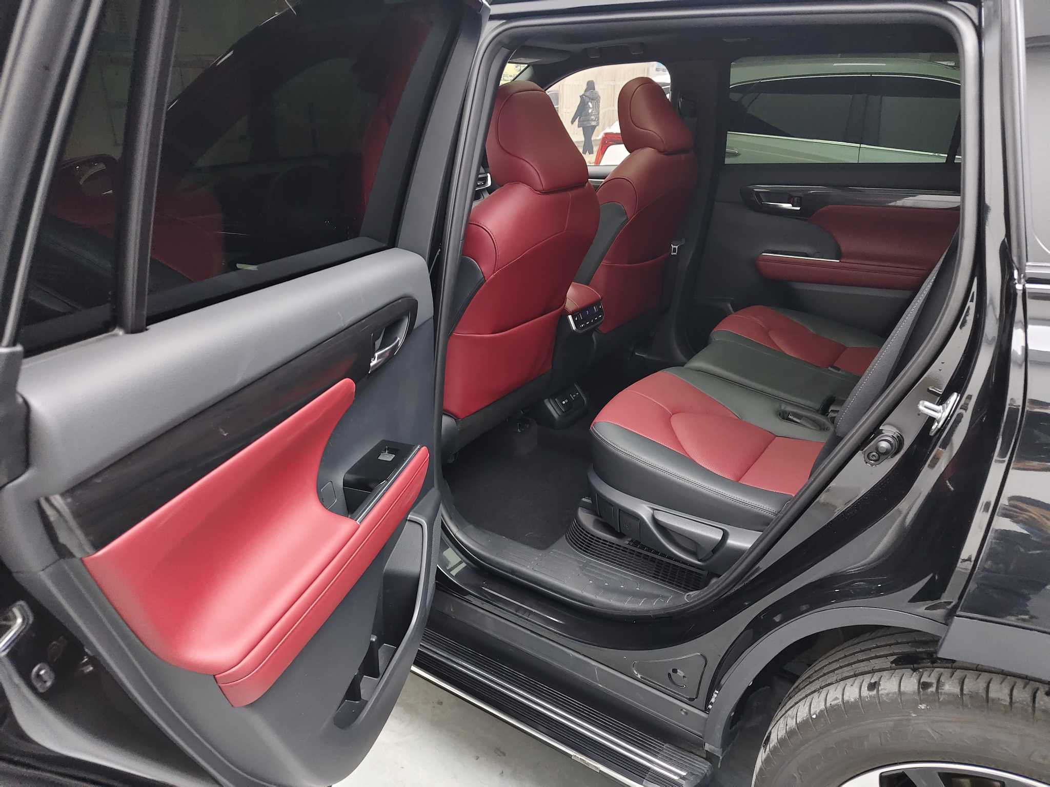 Toyota Crown Kluger 2024 immagine di auto #8