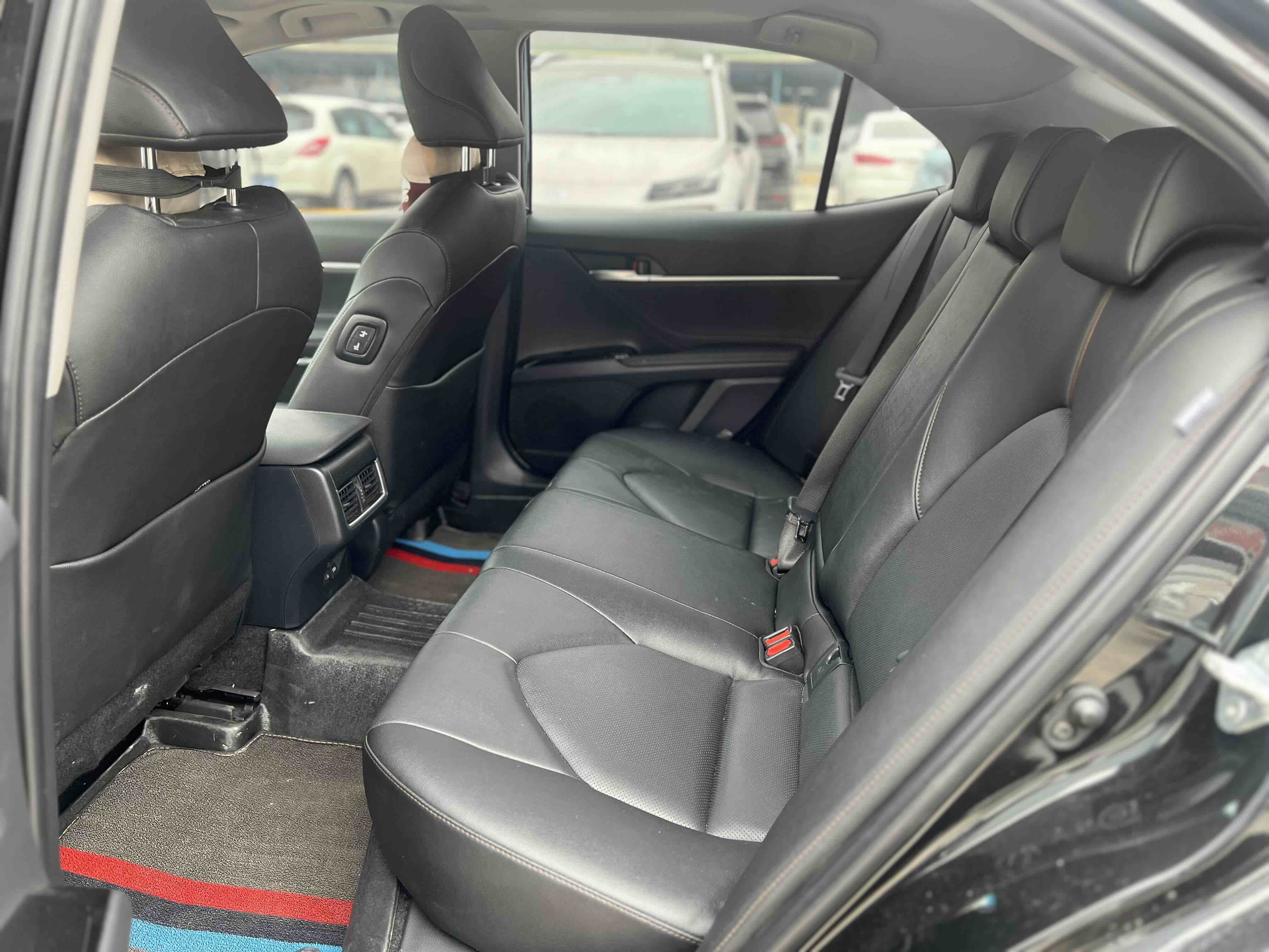 Toyota Camry 2023 immagine di auto #8