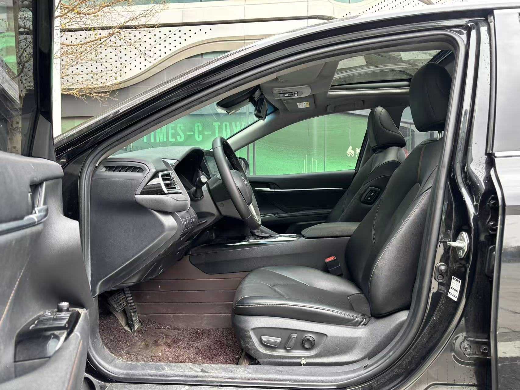 Toyota Camry 2024 immagine di auto #8