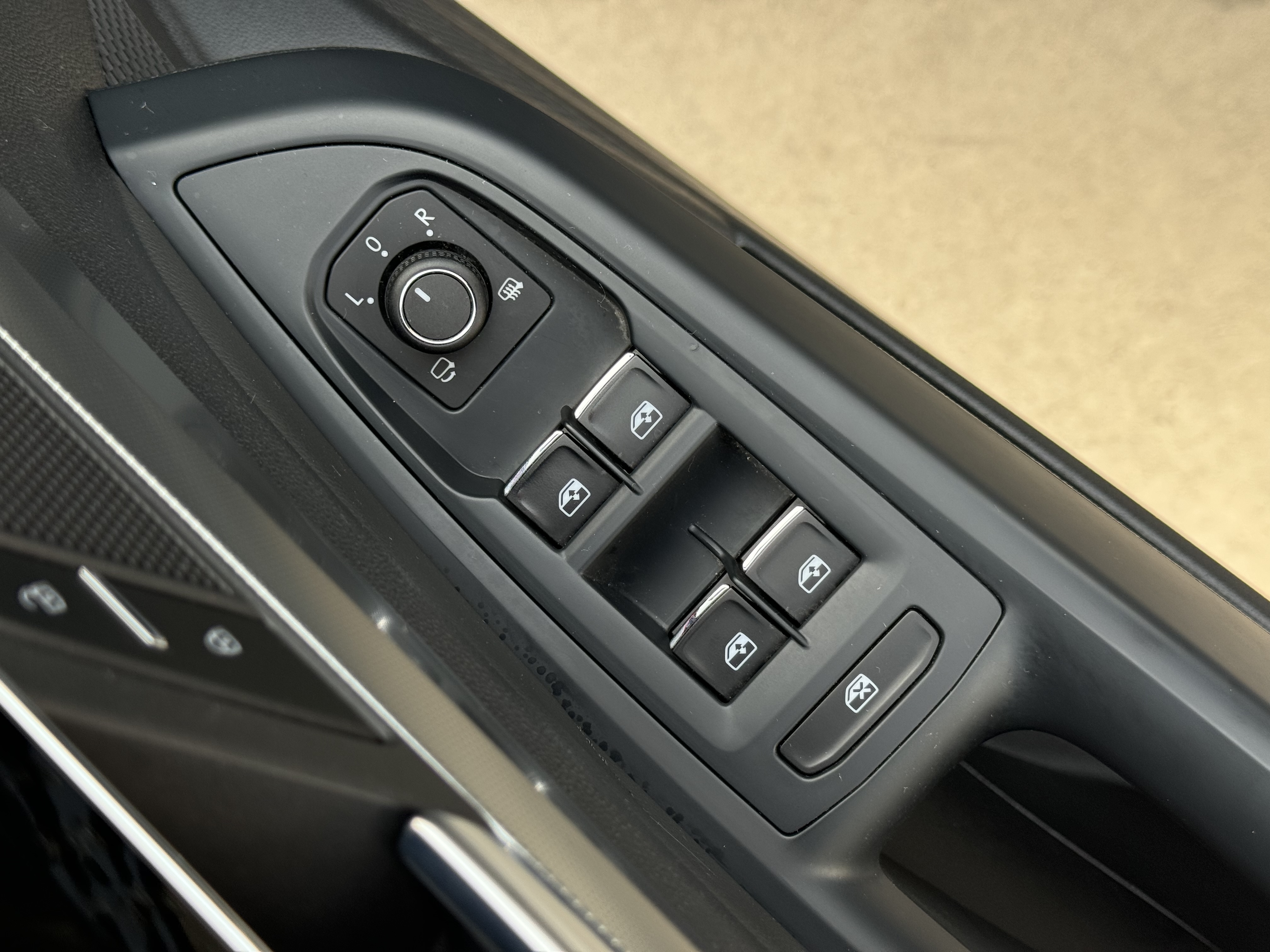 Volkswagen Passat 2023 immagine di auto #8