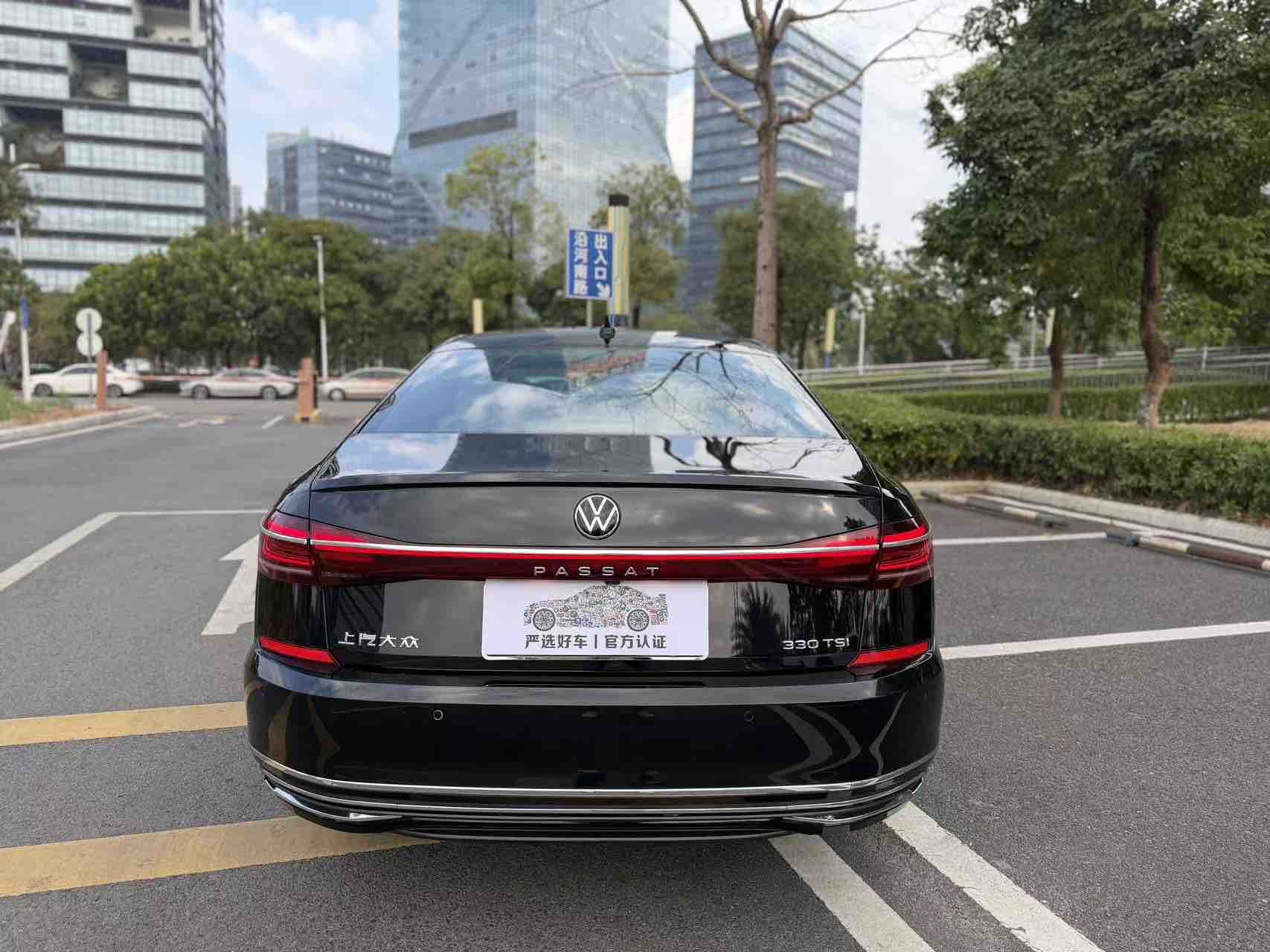 Volkswagen Passat 2023 car image #8