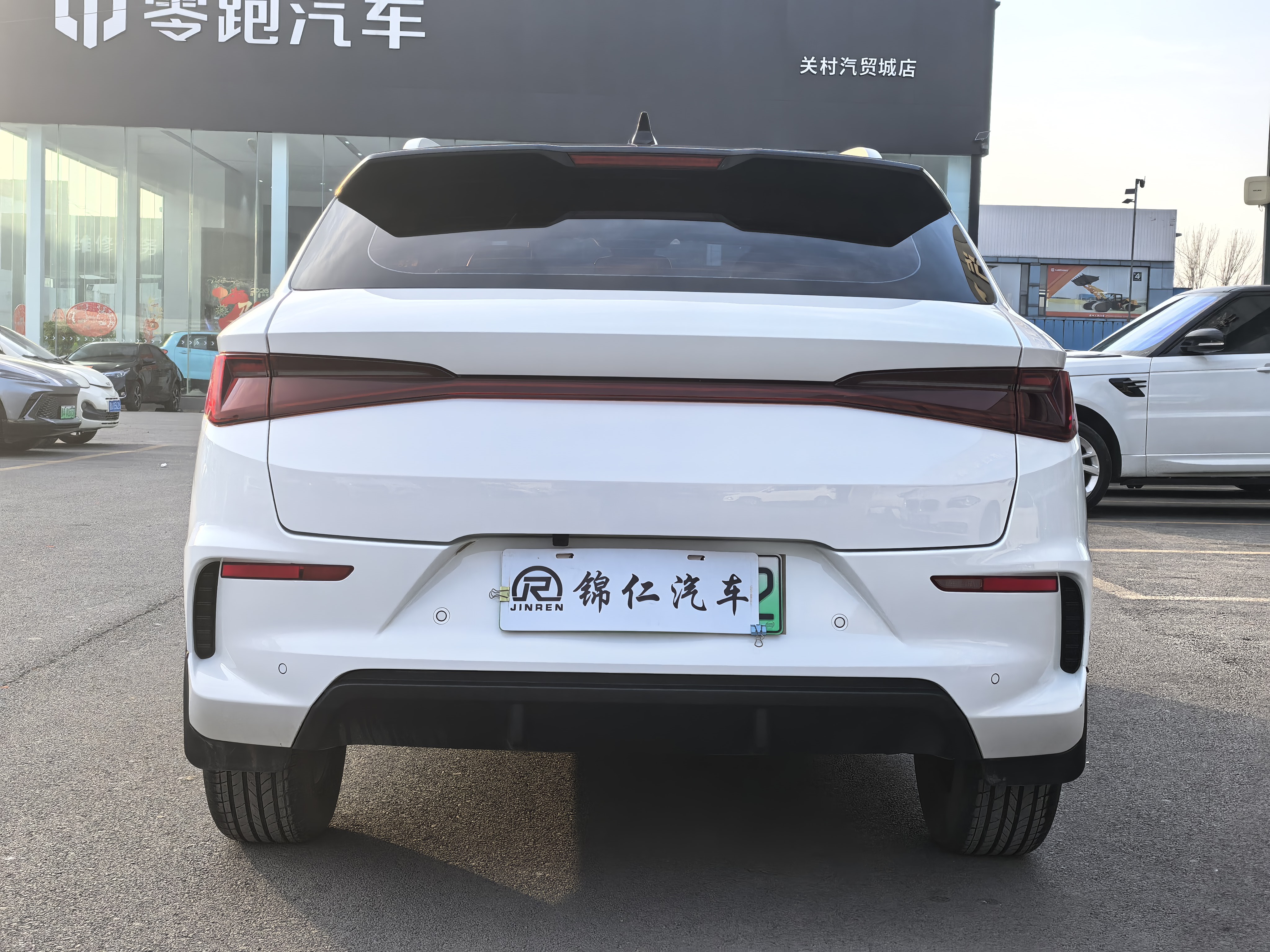 BYD e2 2023 image de voiture #8