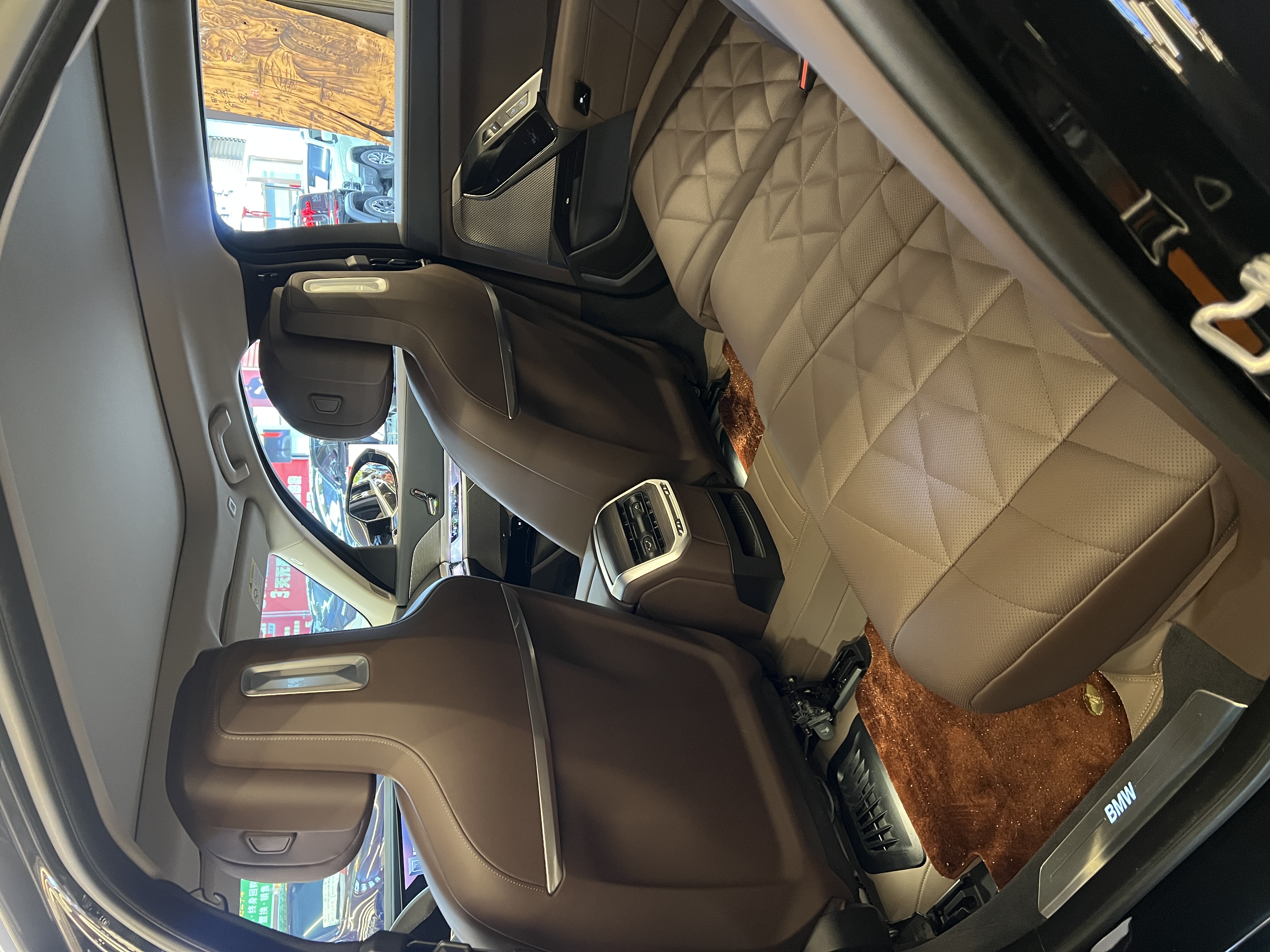 BMW i7 2023 car image #8