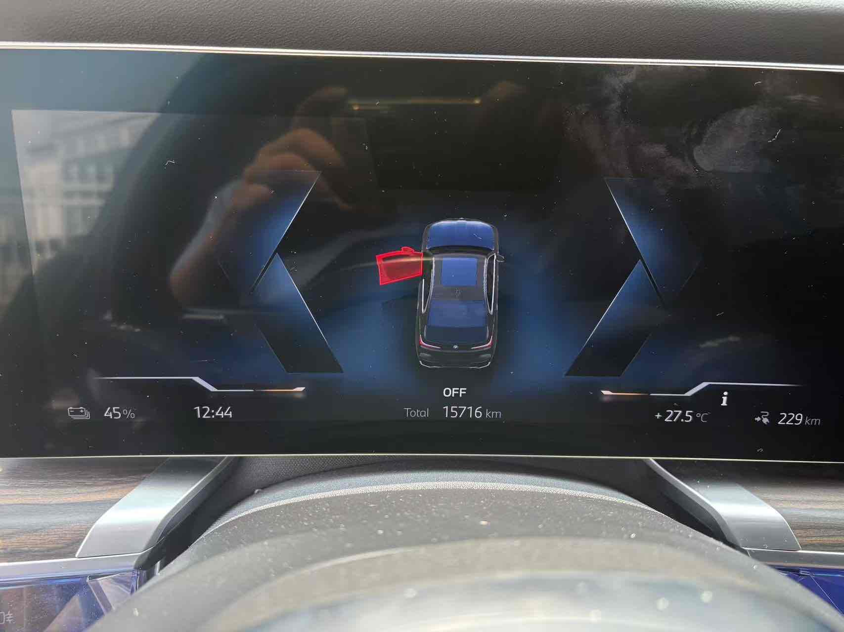 BMW i7 M70L 2024 car image #8