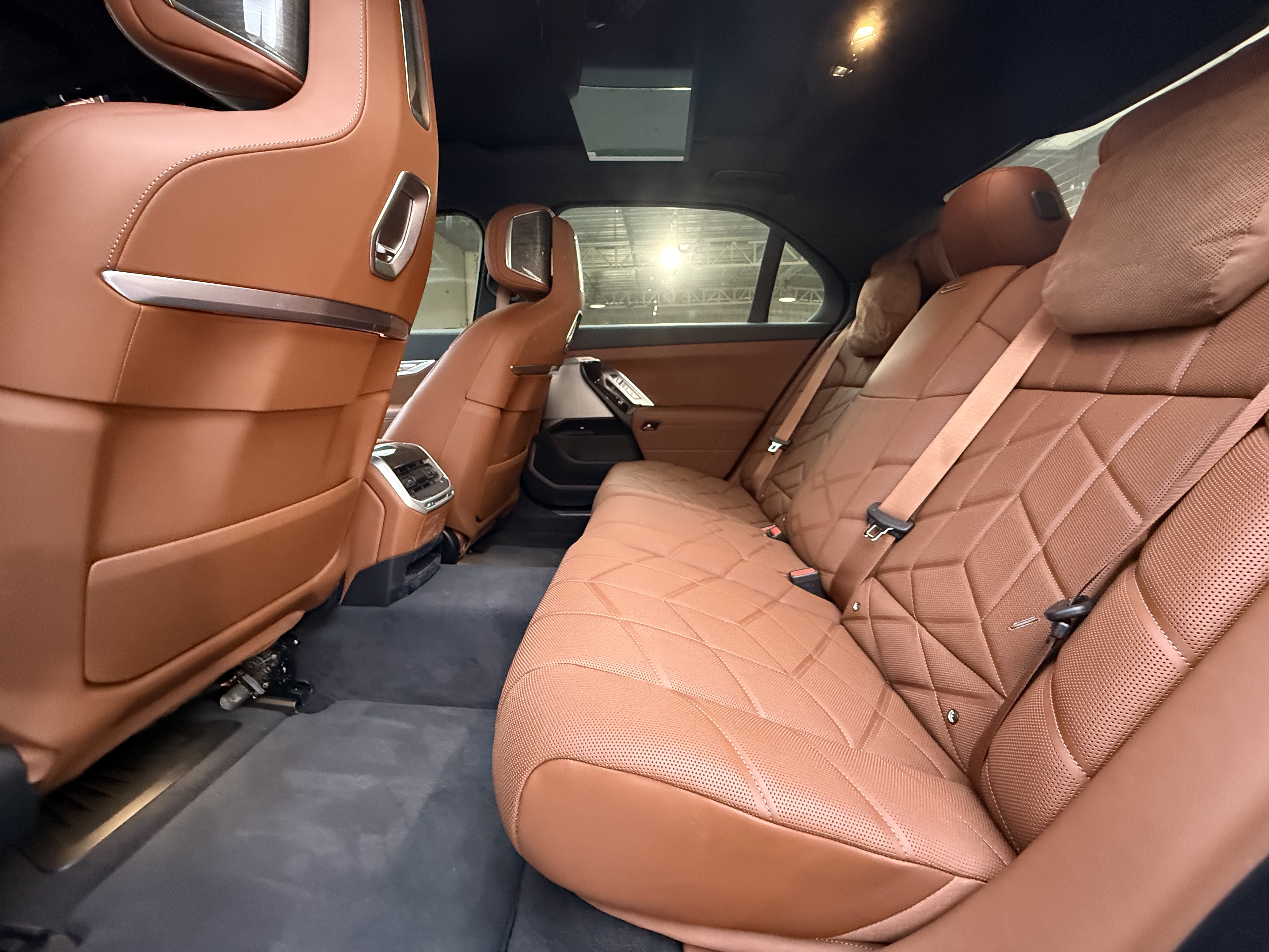 BMW i7 2025 #8 BMW i7 2025 car image #8