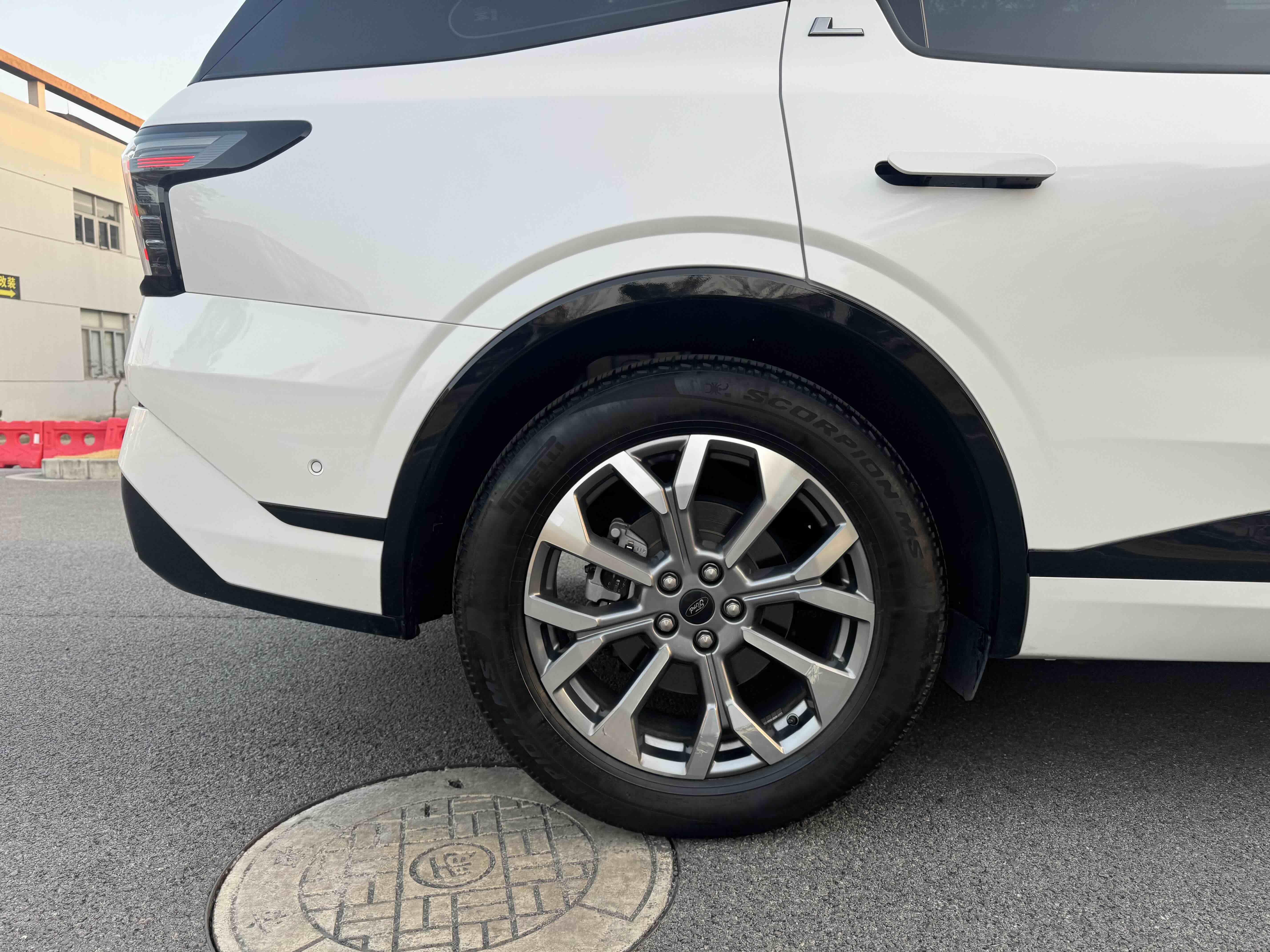 Ford Edge 2024 car image #8