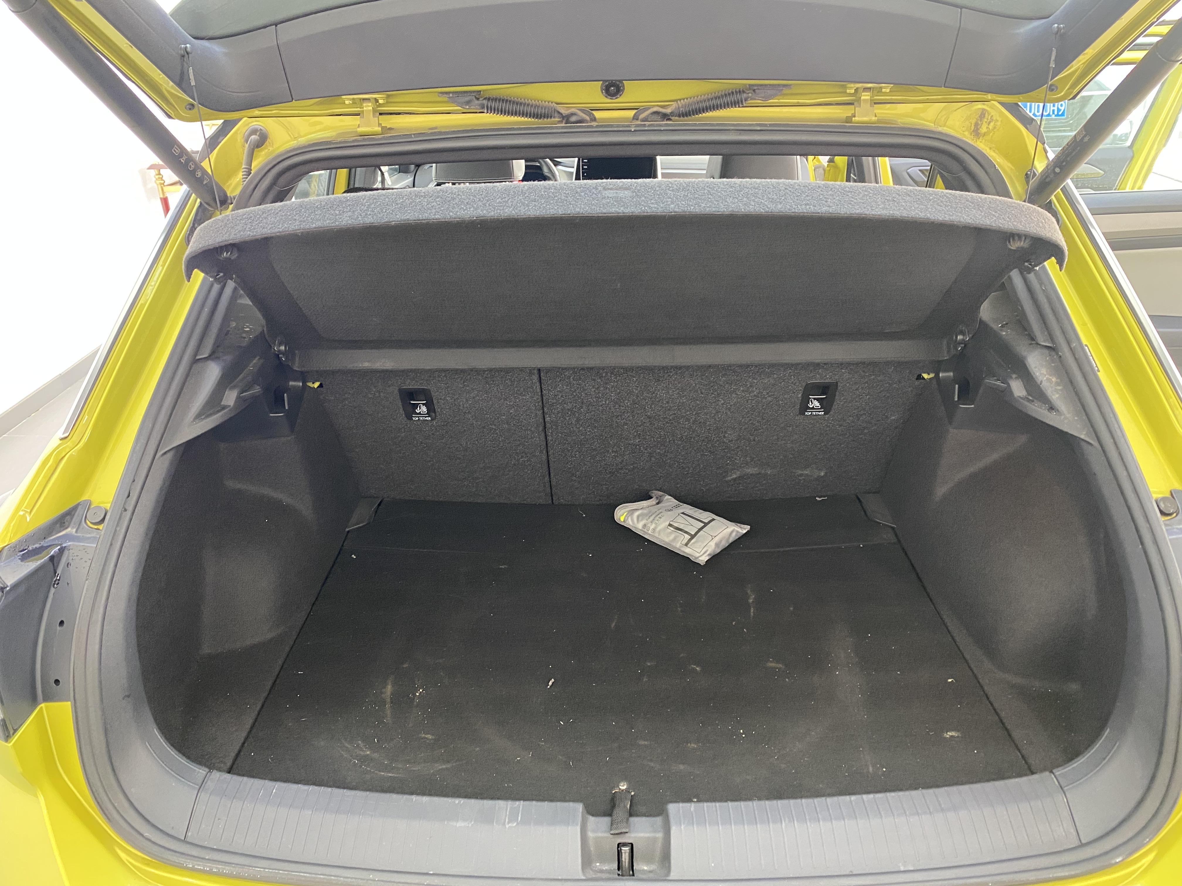 Volkswagen T-Roc 2023 immagine di auto #8