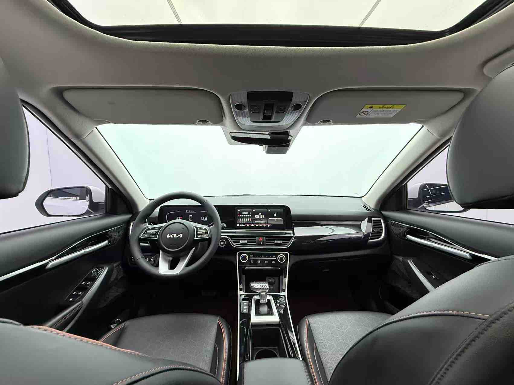 Kia Seltos 2023 imagen de coche #8