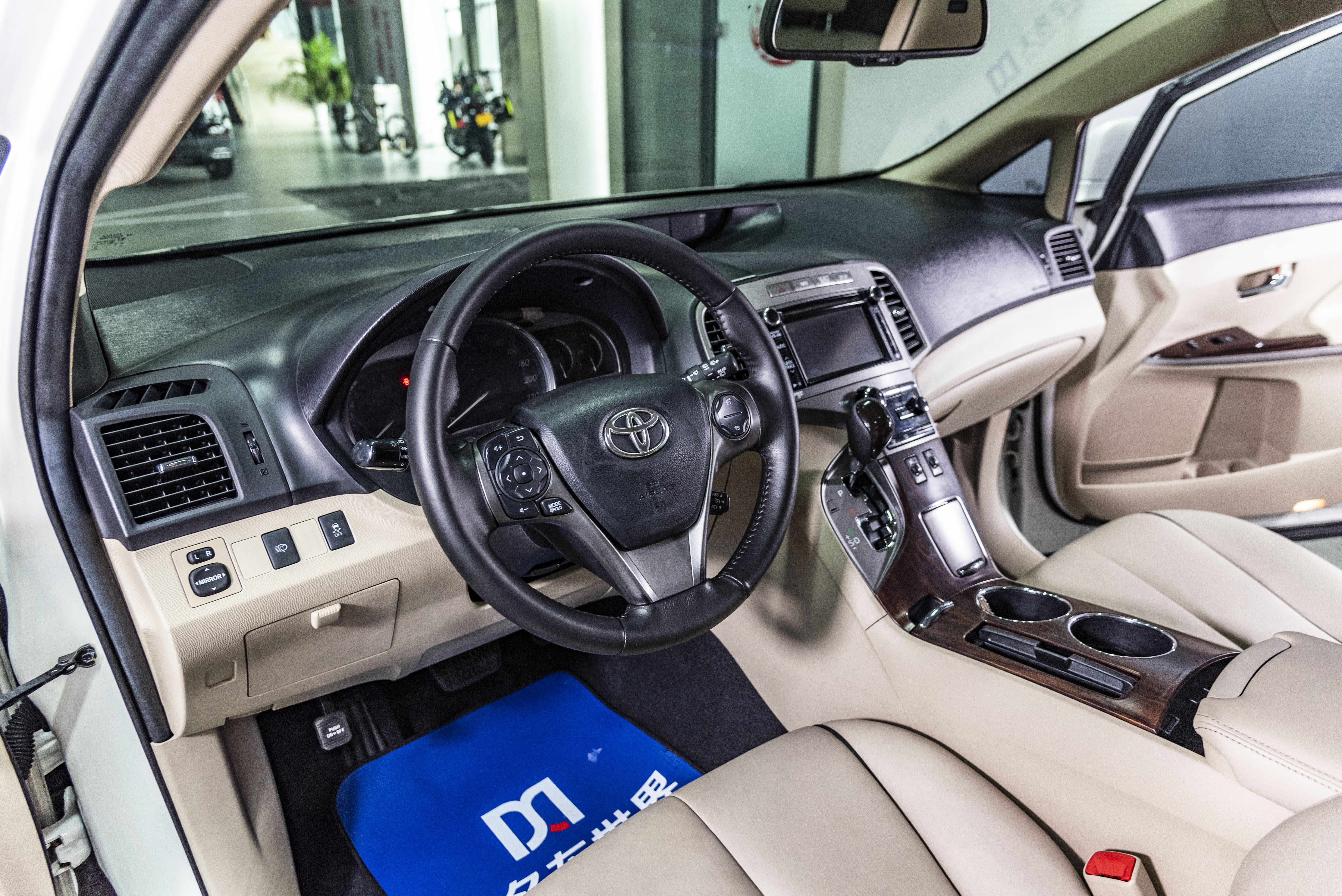 Toyota 2013 car image #8