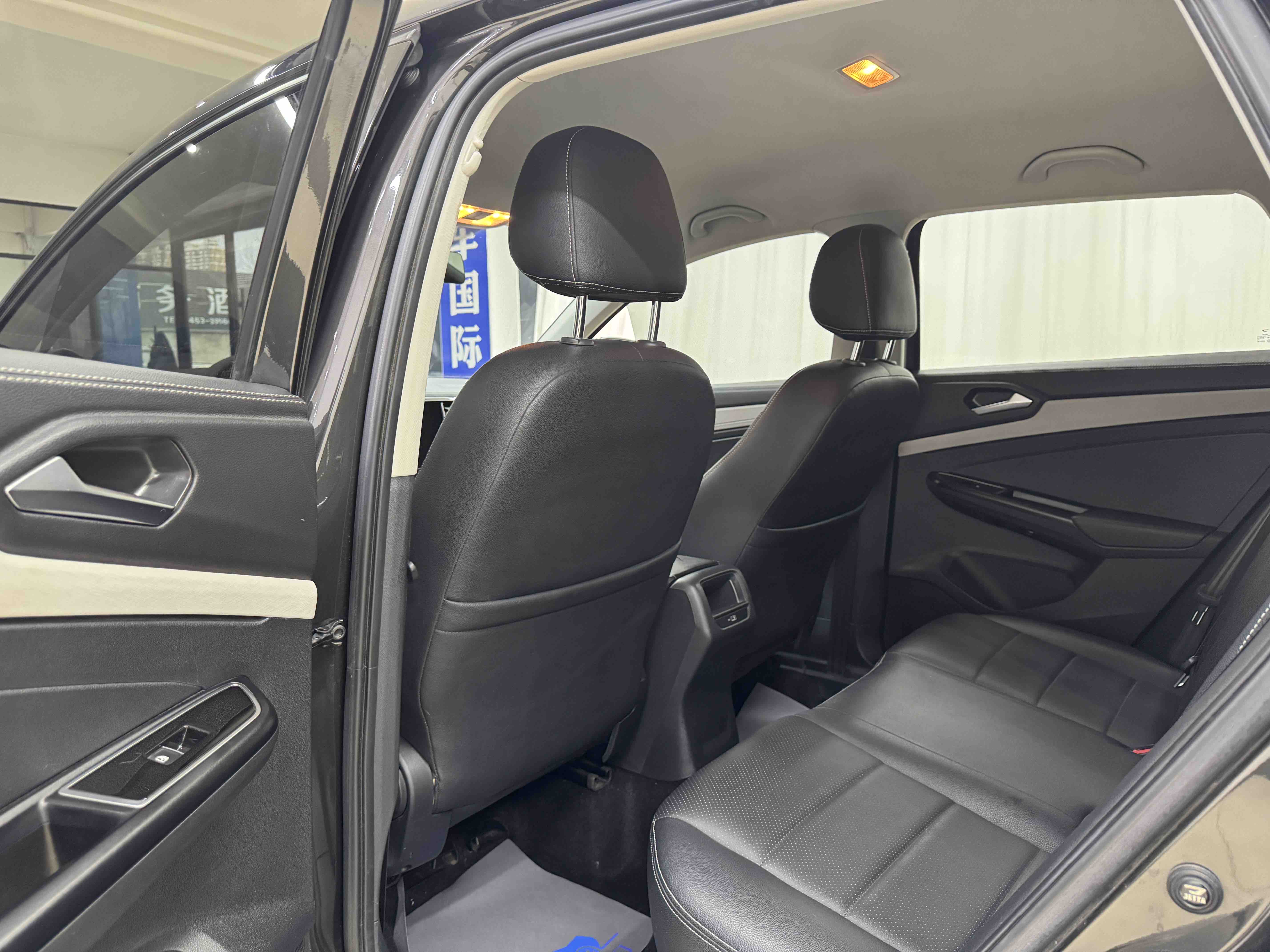 VS5 2022 car image #8