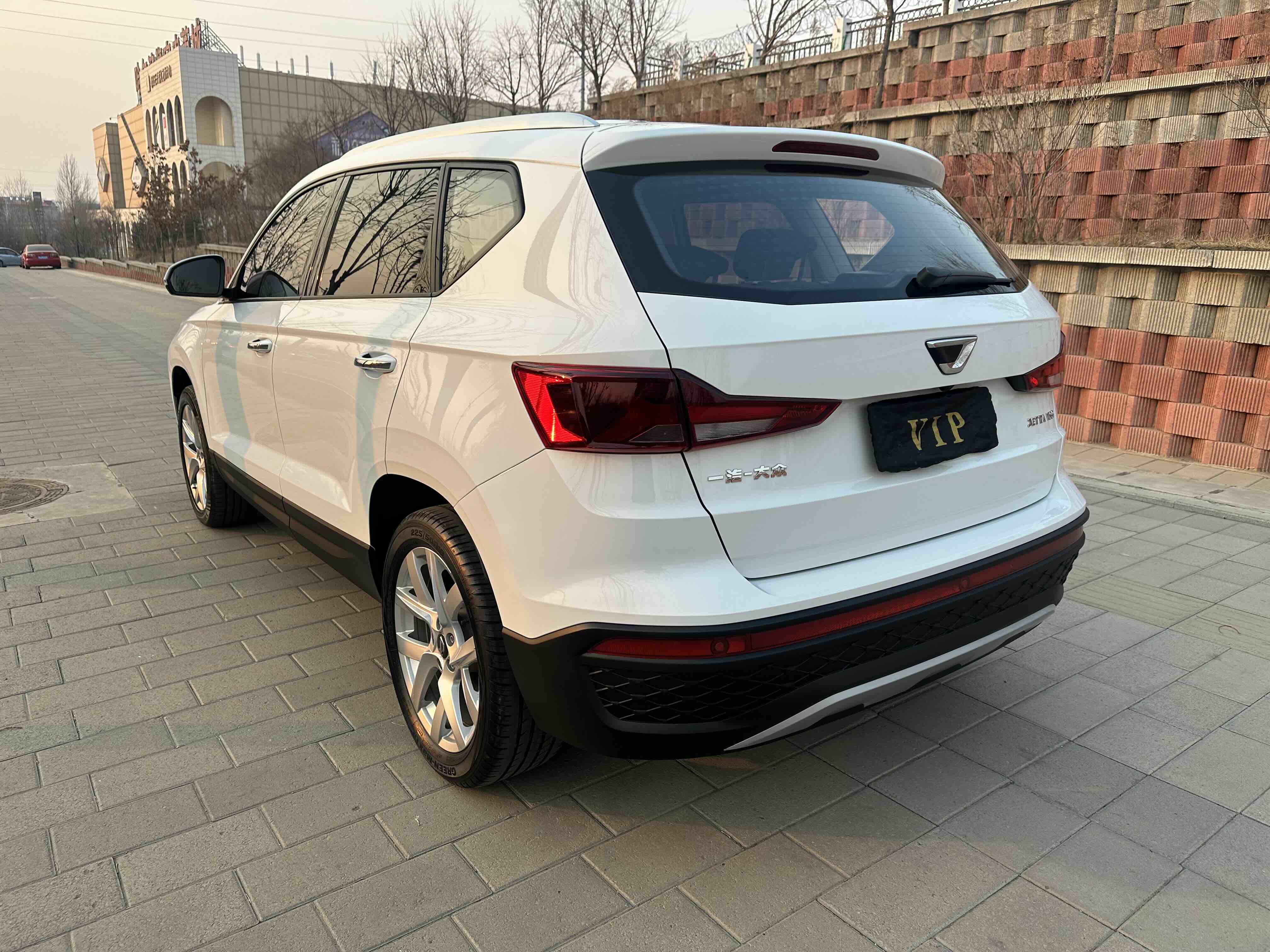 VS5 2022 car image #8