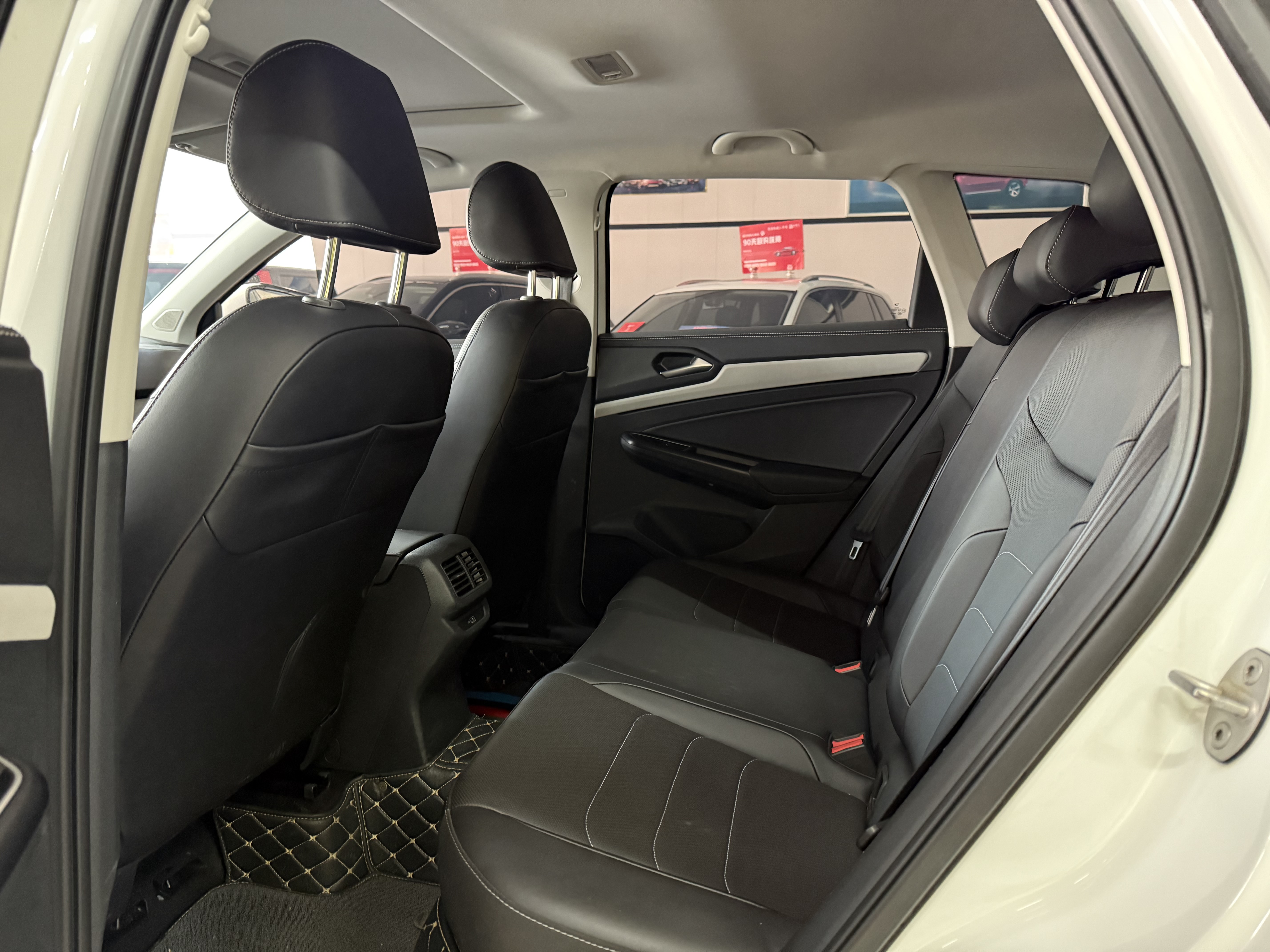 VS5 2023 car image #8