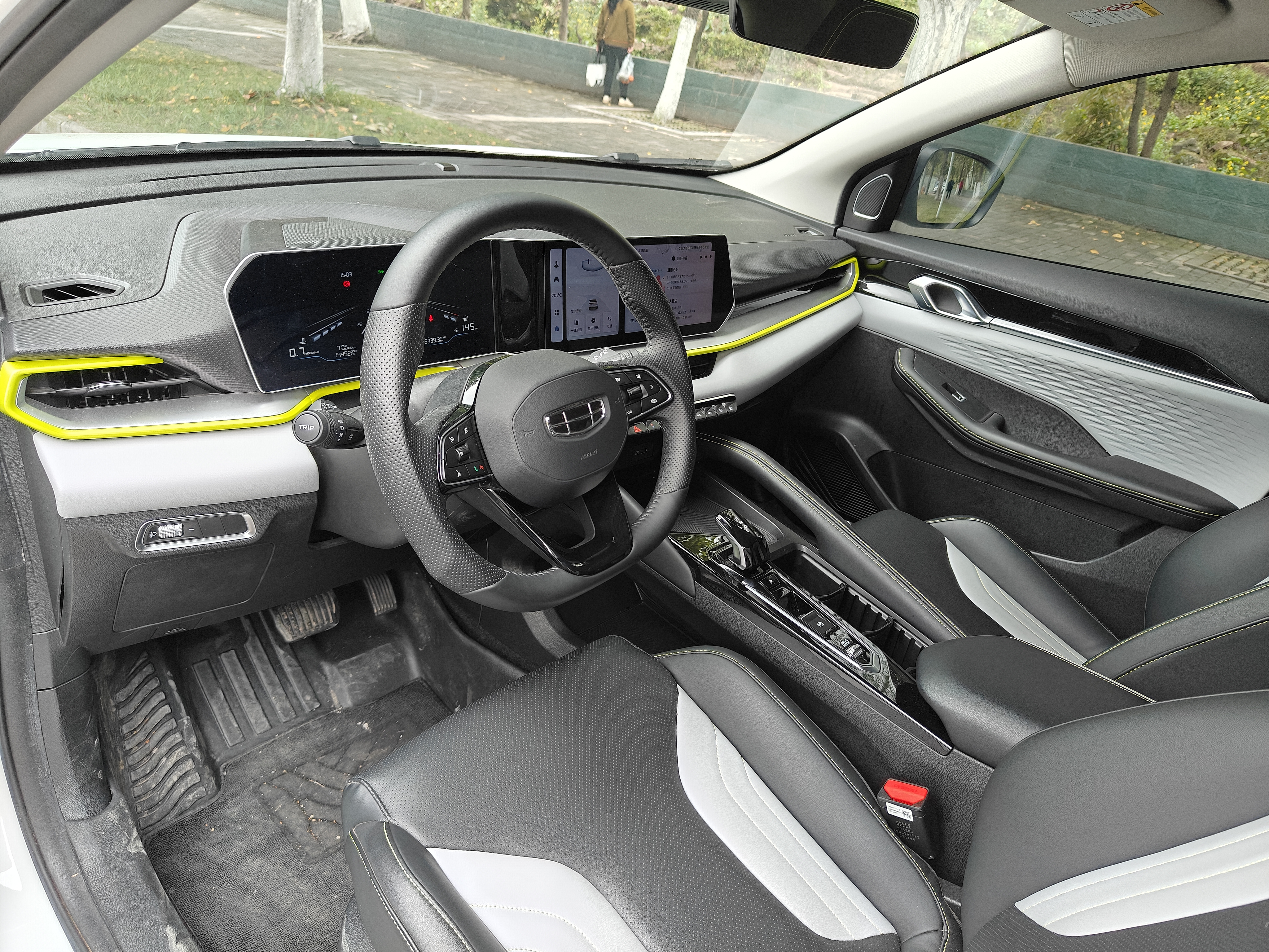 GEELY Coolray 2024 car image #8