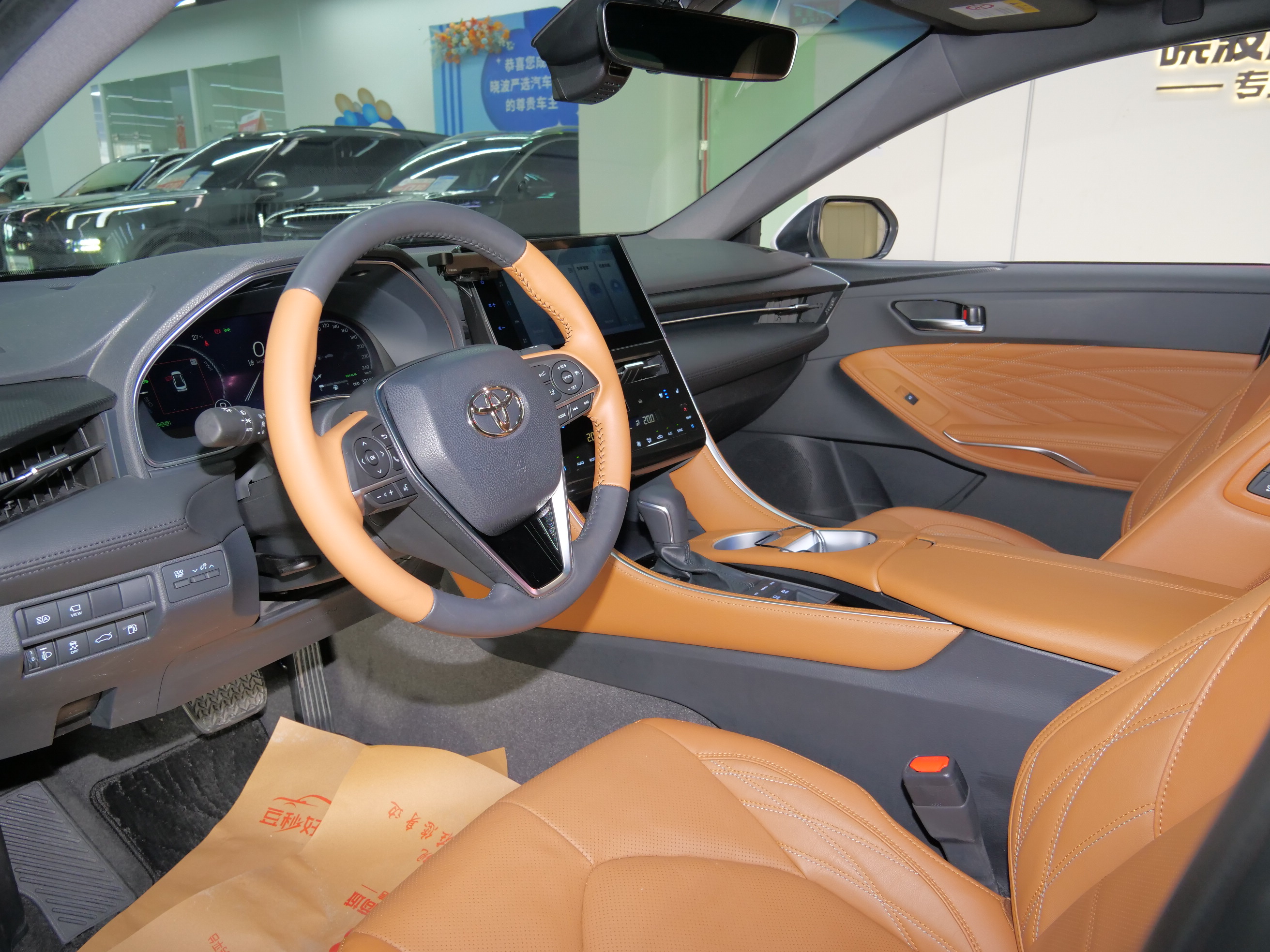 Toyota Avalon 2023 car image #8