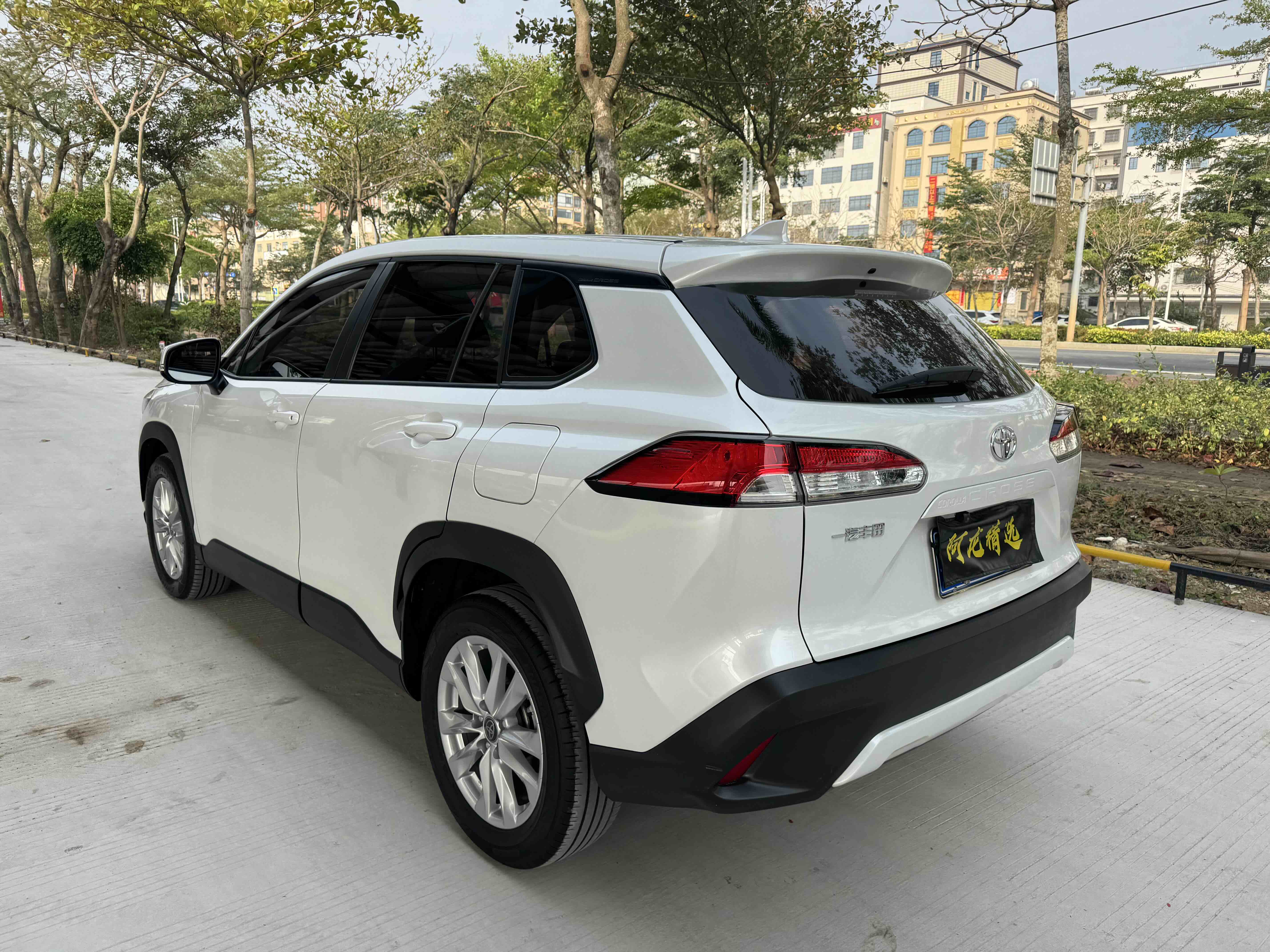 Corolla Cross 2023 car image #8