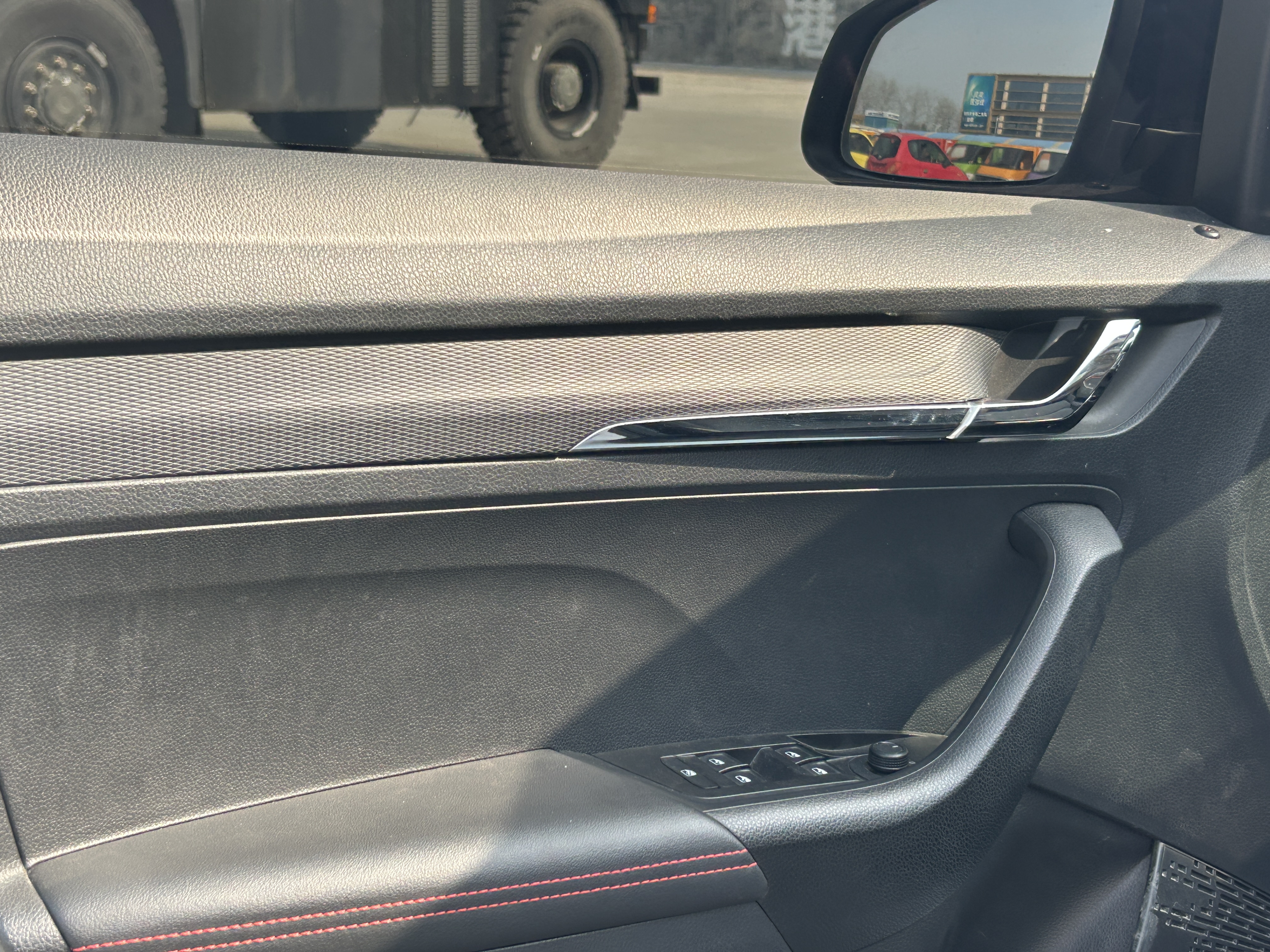 Skoda Kamiq 2024 car image #8