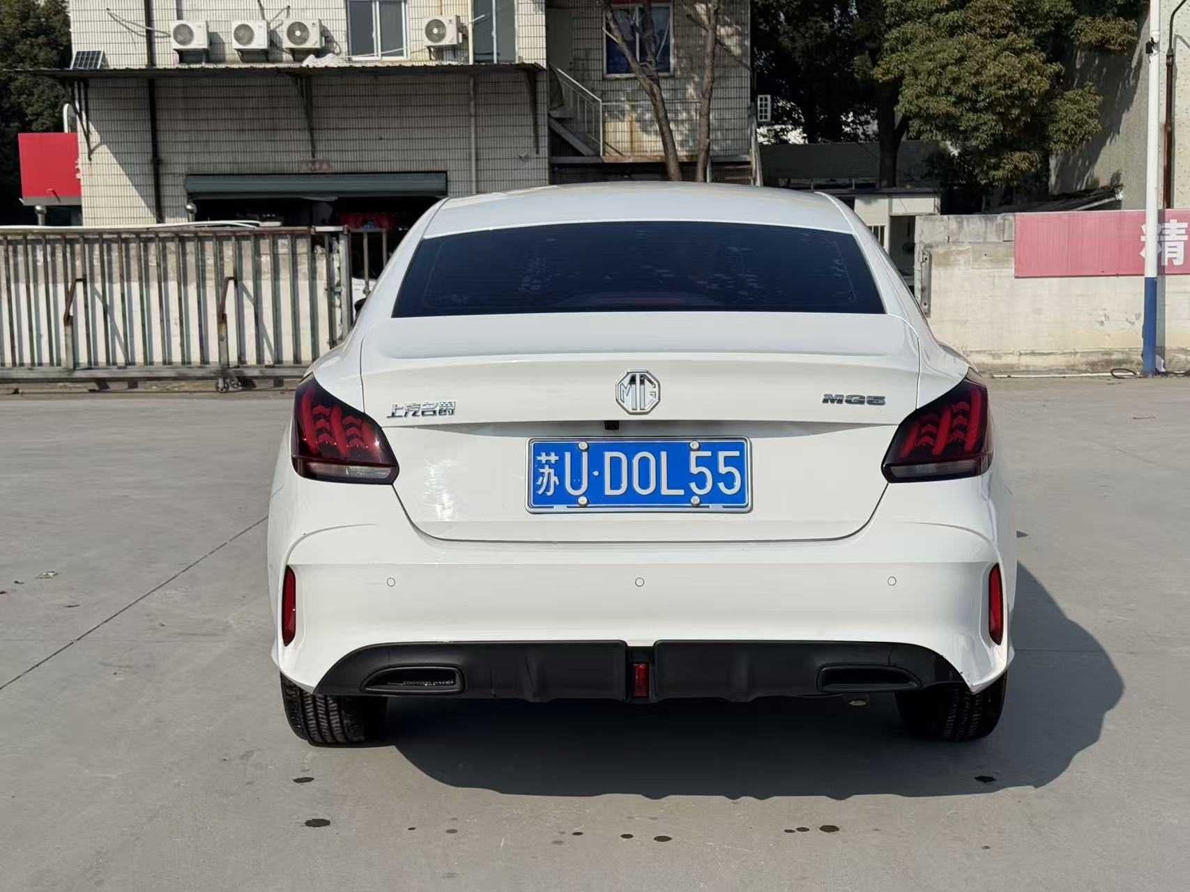 5 2023 car image #8