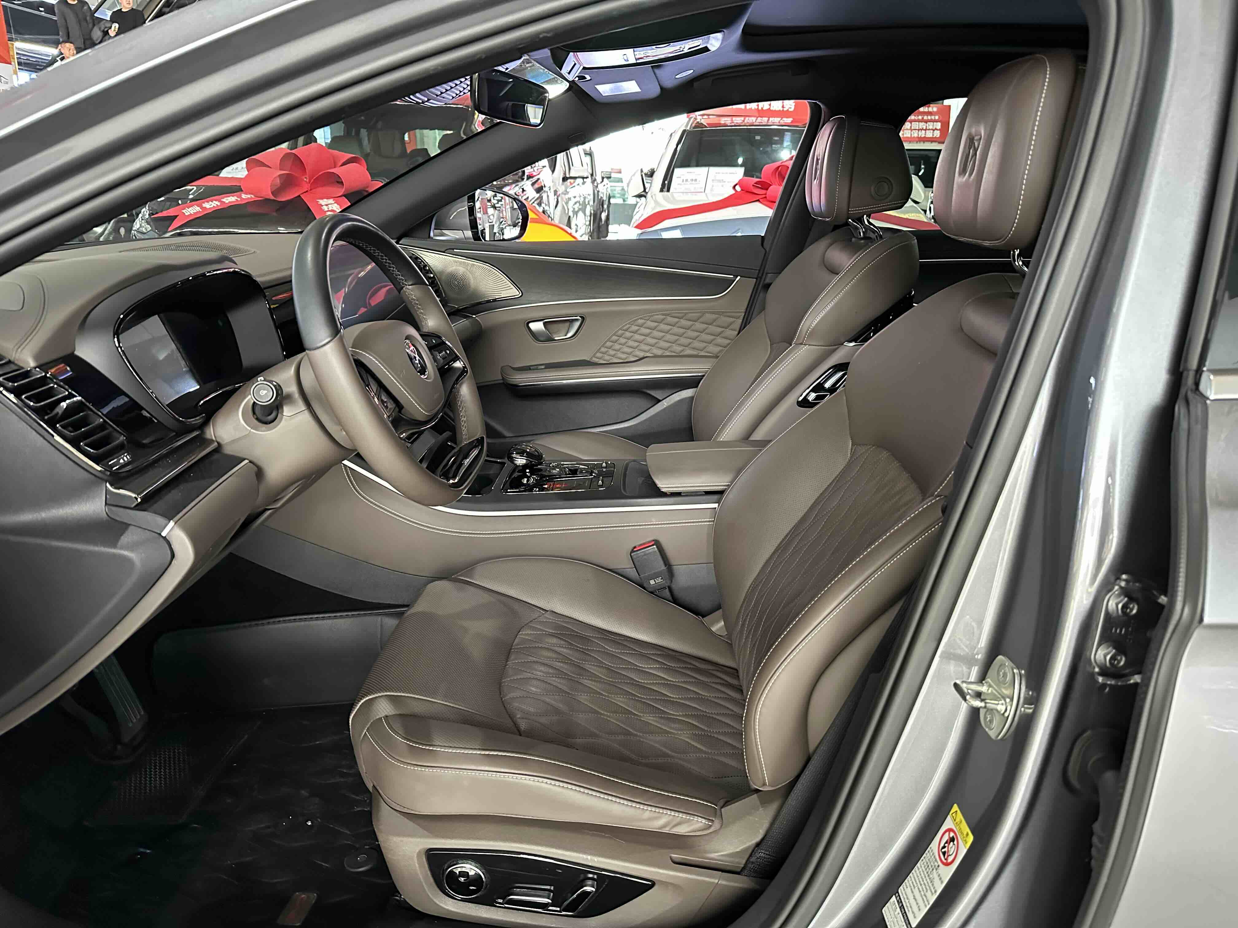 BYD Han 2023 car image #8