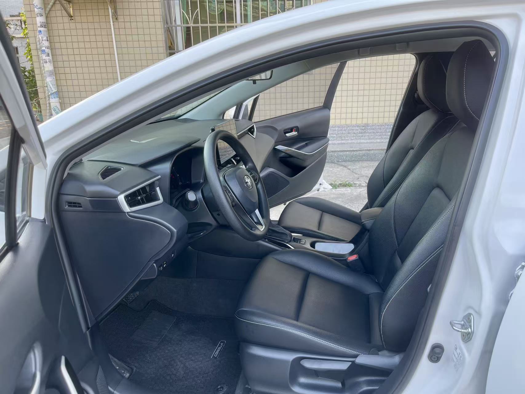 Toyota Corolla 2023 car image #8