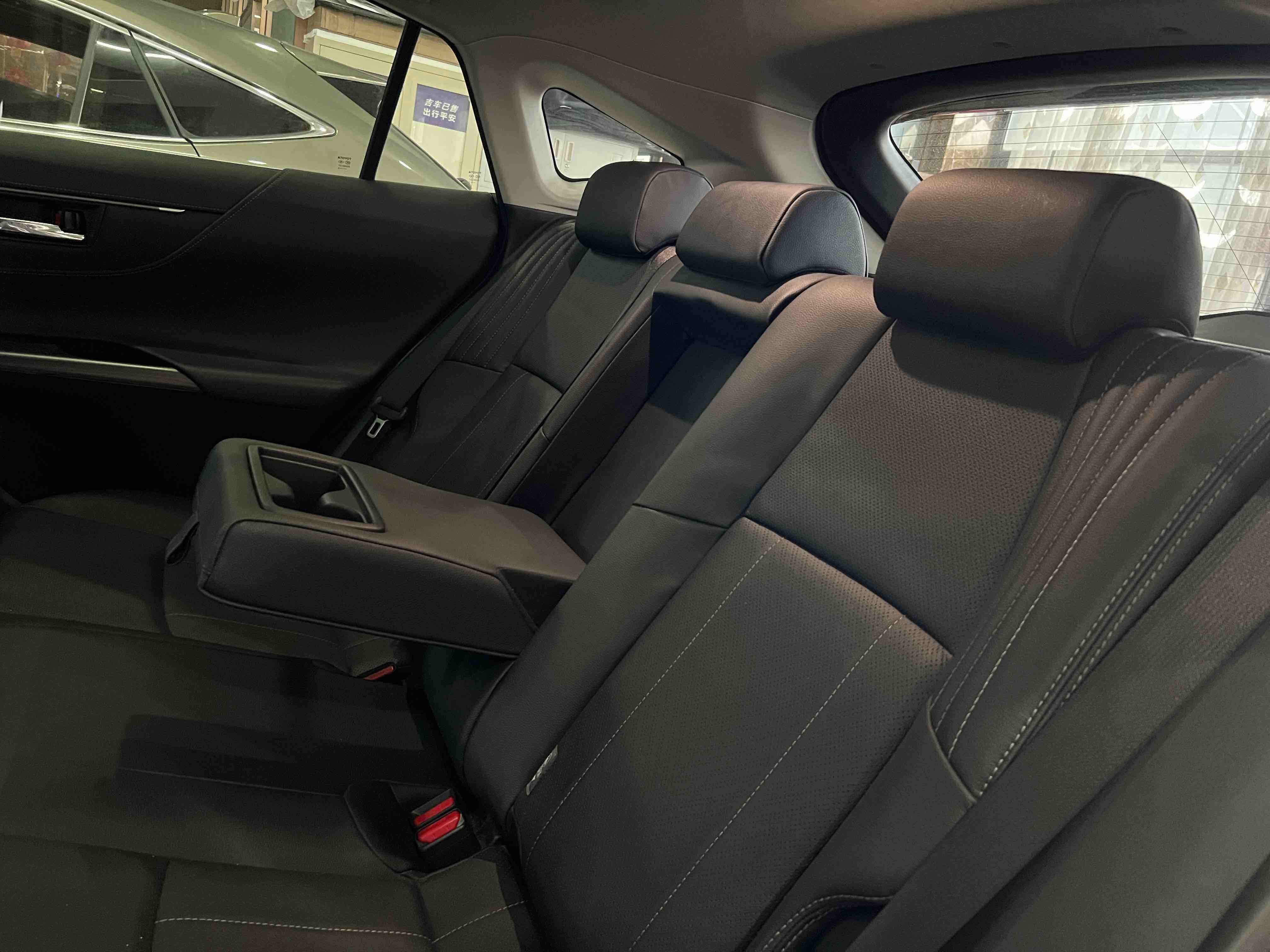 Toyota Harrier 2024 car image #8