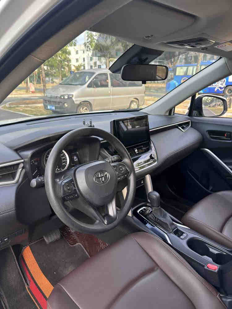 Toyota Corolla Cross 2023 immagine di auto #8