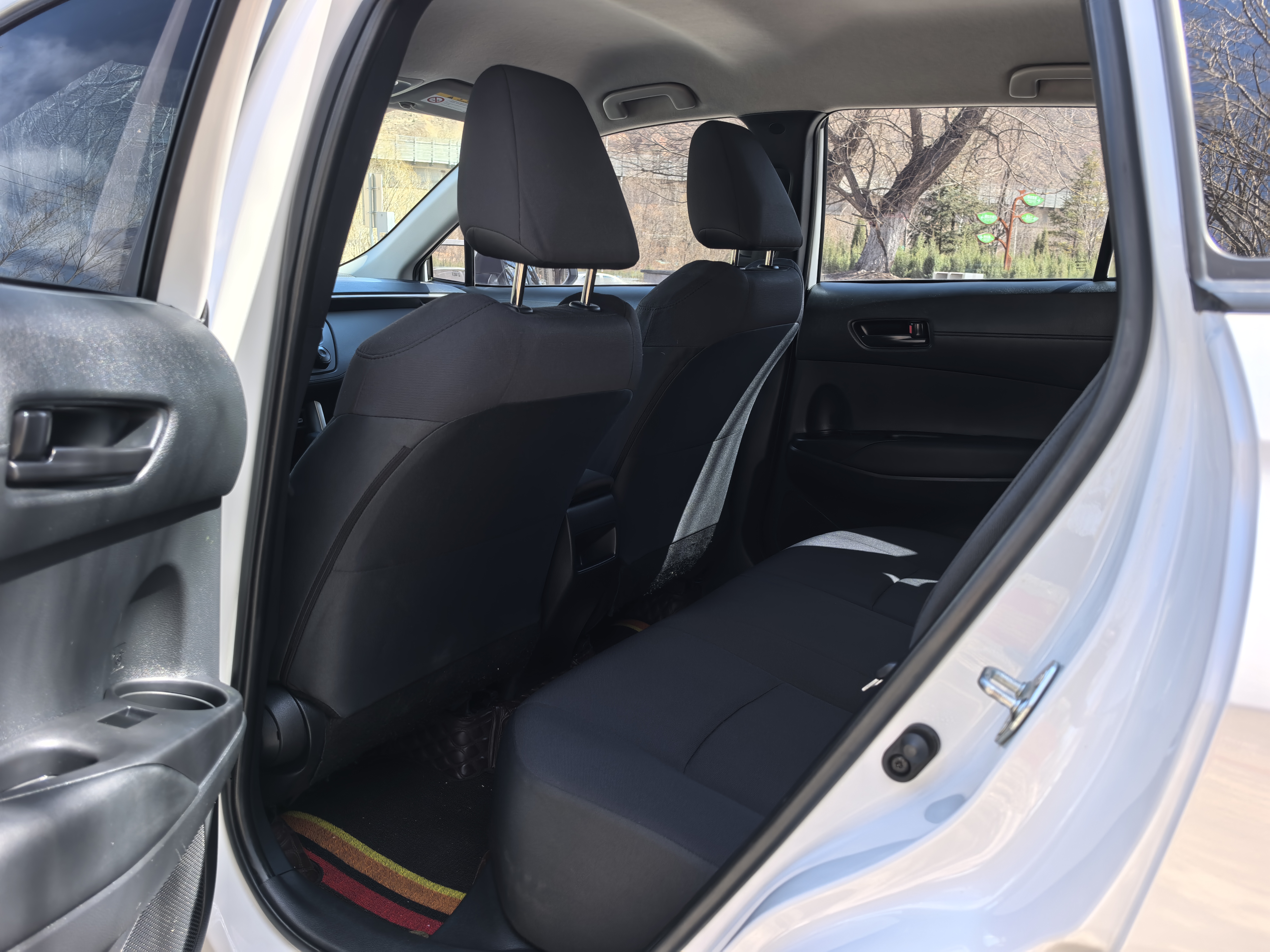 丰田 卡罗拉锐放 2023 汽车图片 #8