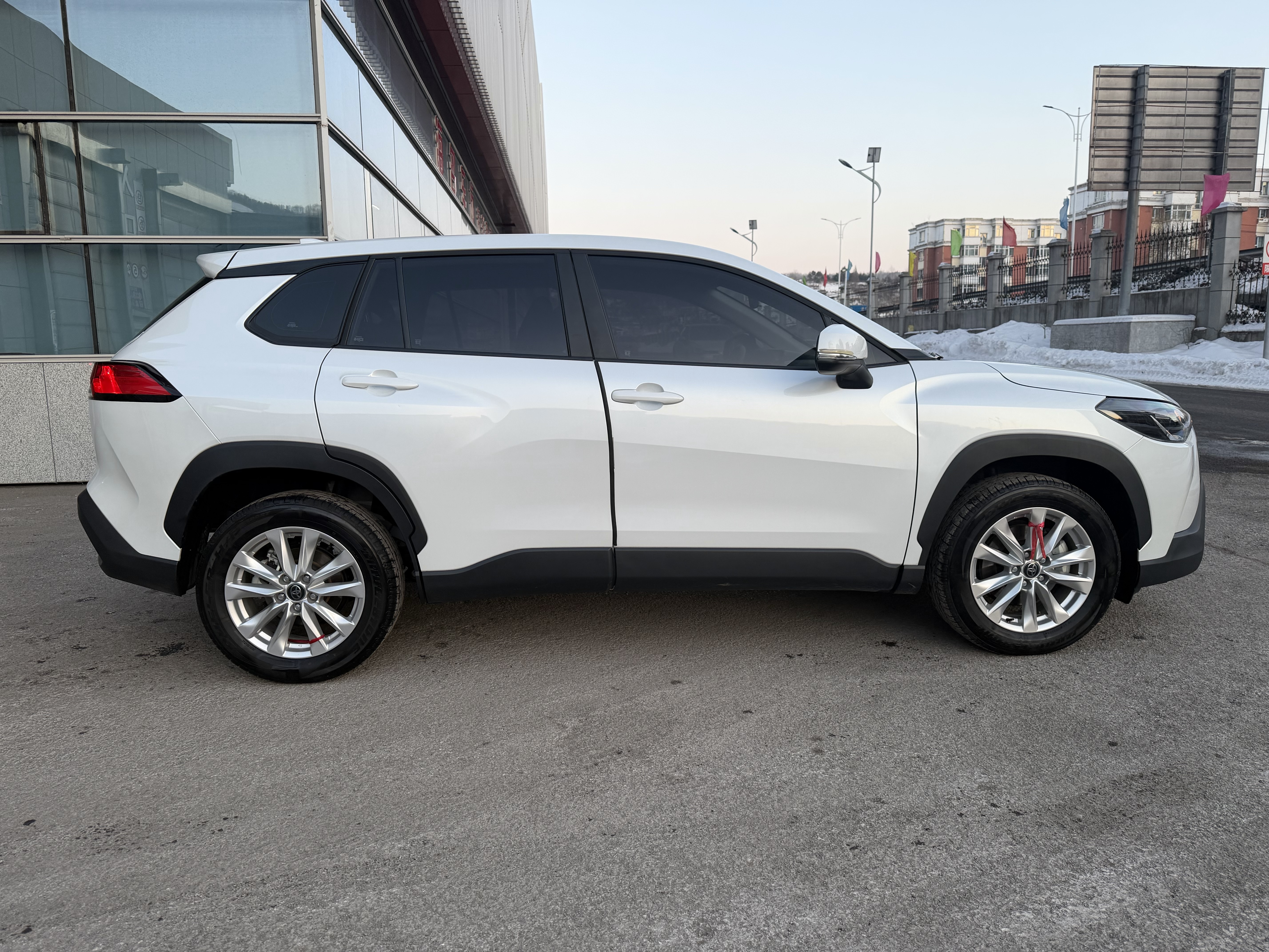 Toyota Corolla Cross 2024 immagine di auto #8