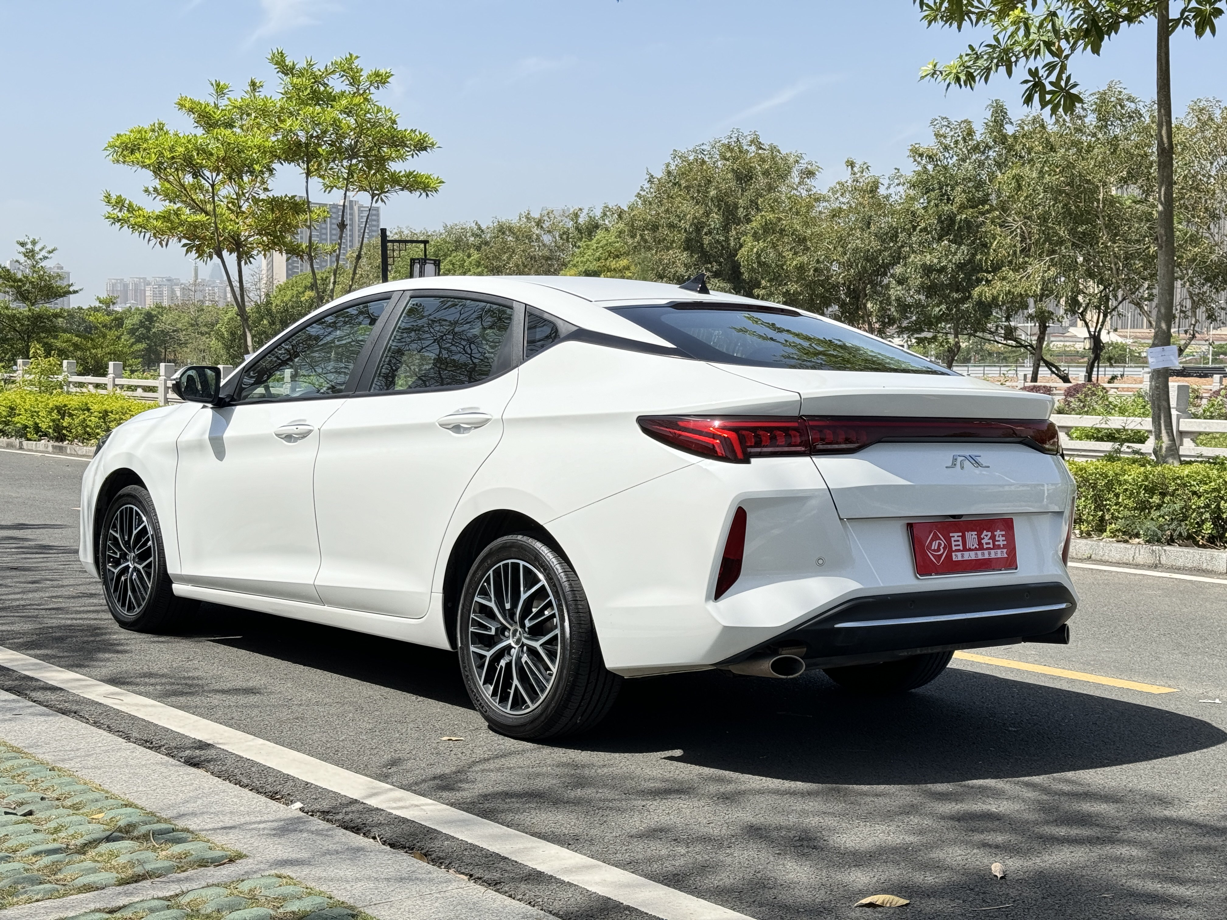 JAC A5 PLUS 2024 #8 JAC A5 PLUS 2024 изображение автомобиля #8