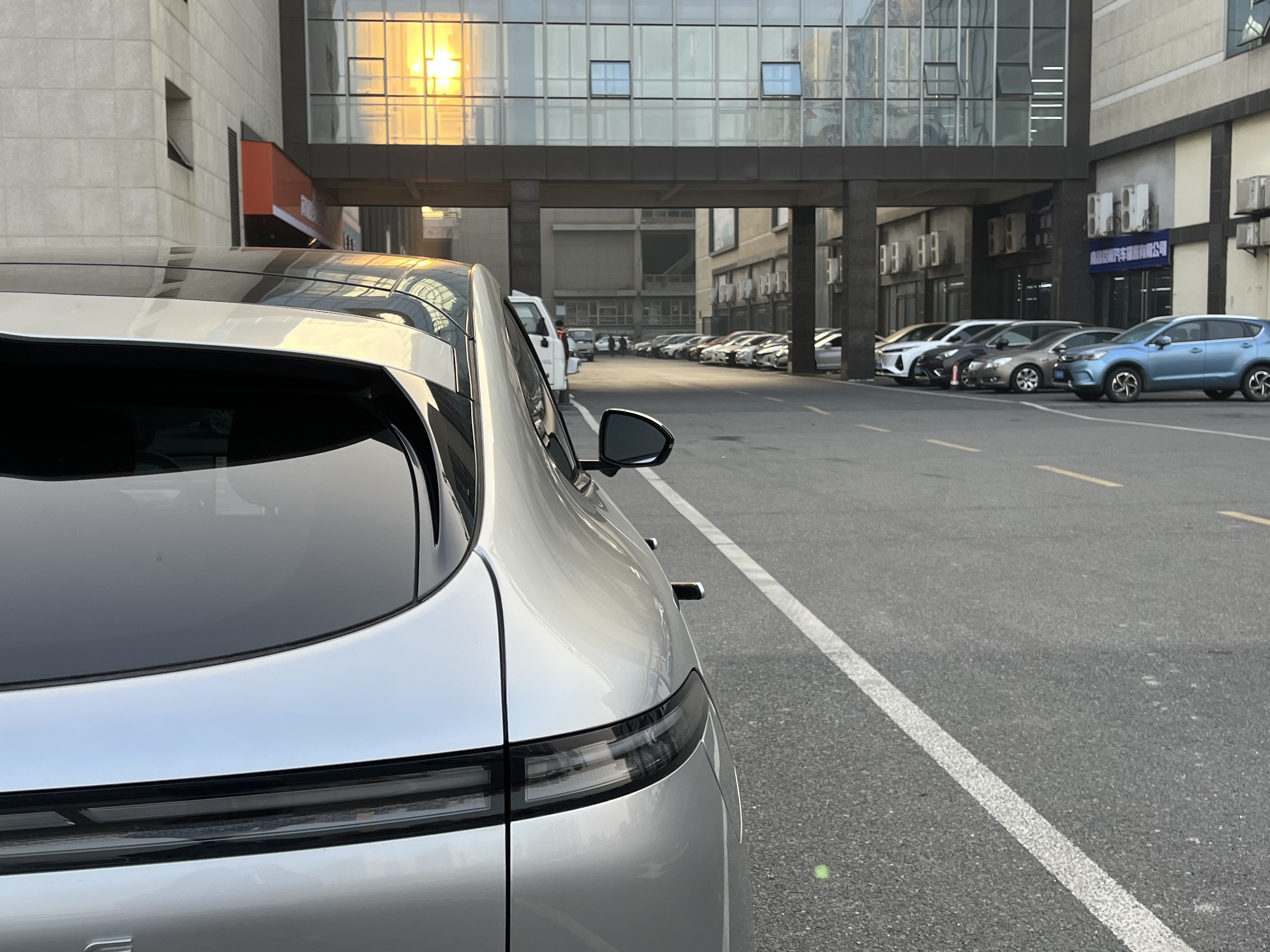 Xpeng G6 2023 صورة سيارة #8