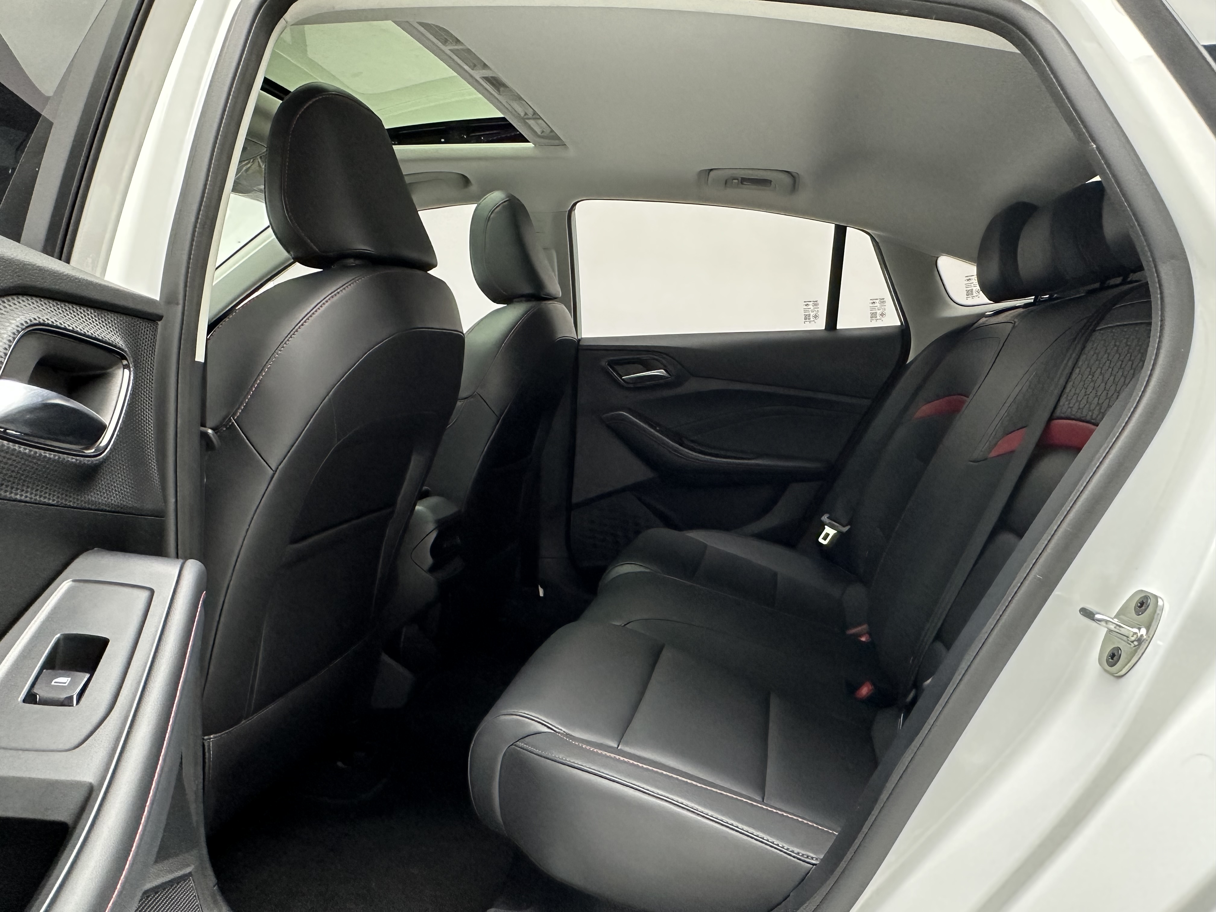 5 2024 car image #8