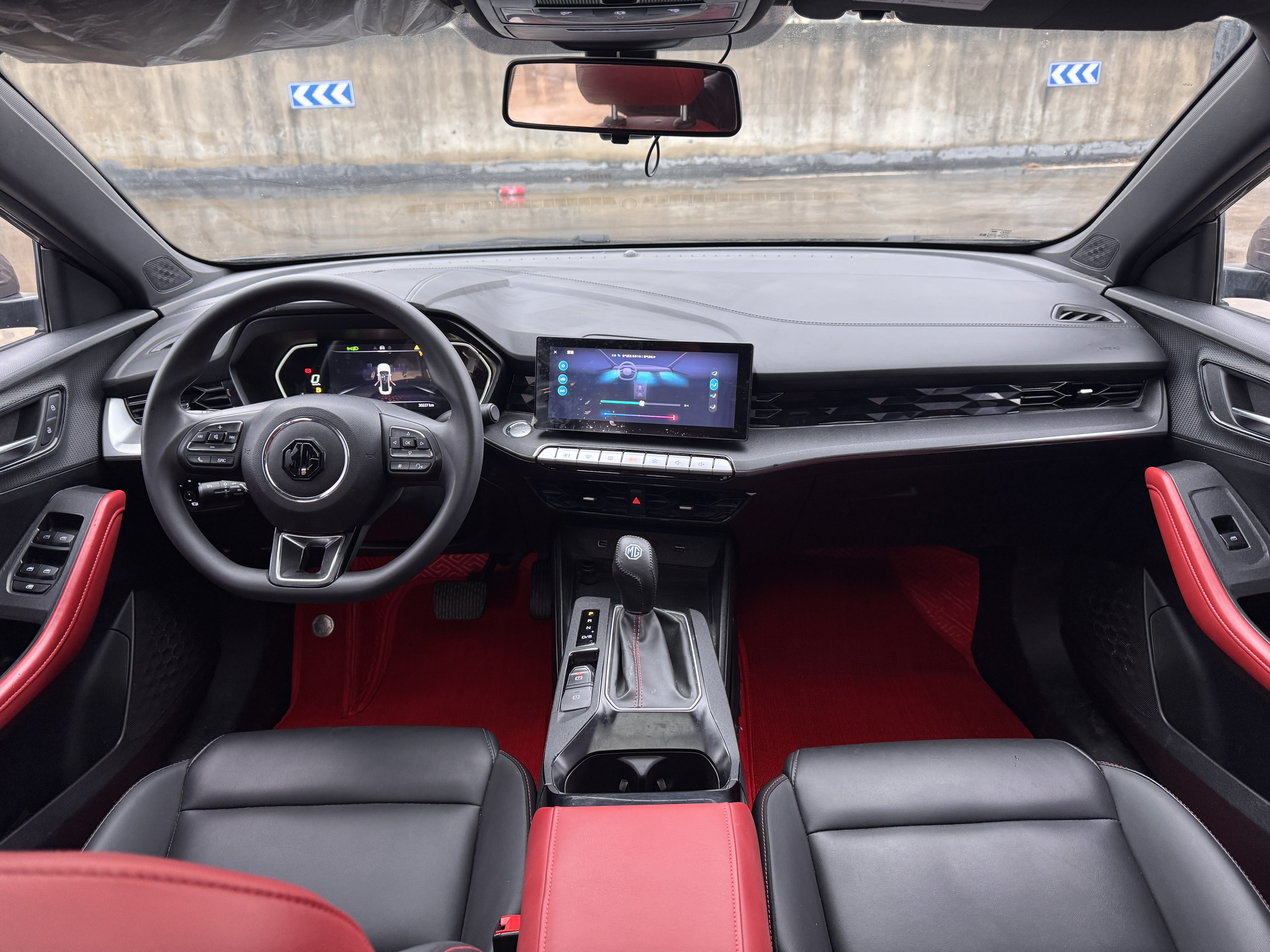 5 2023 car image #8