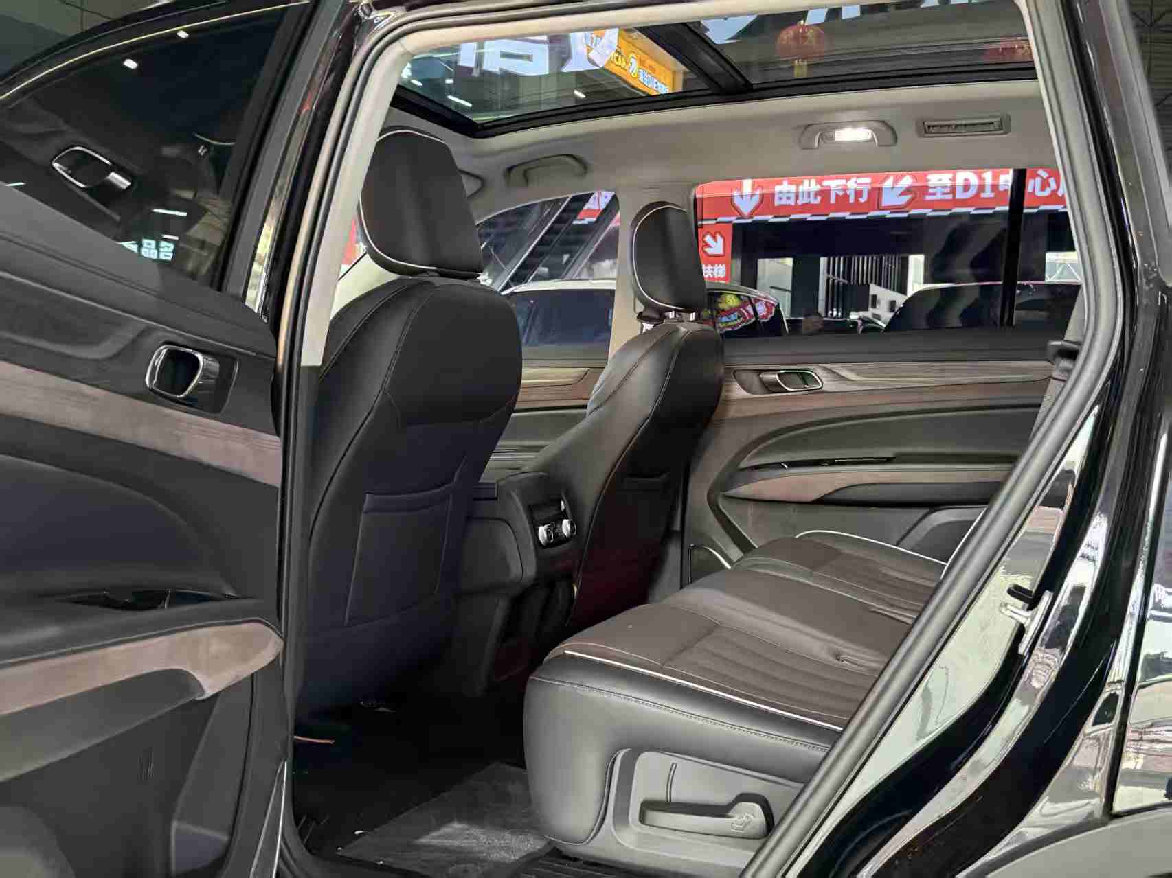 Ford Equator 2023 car image #8