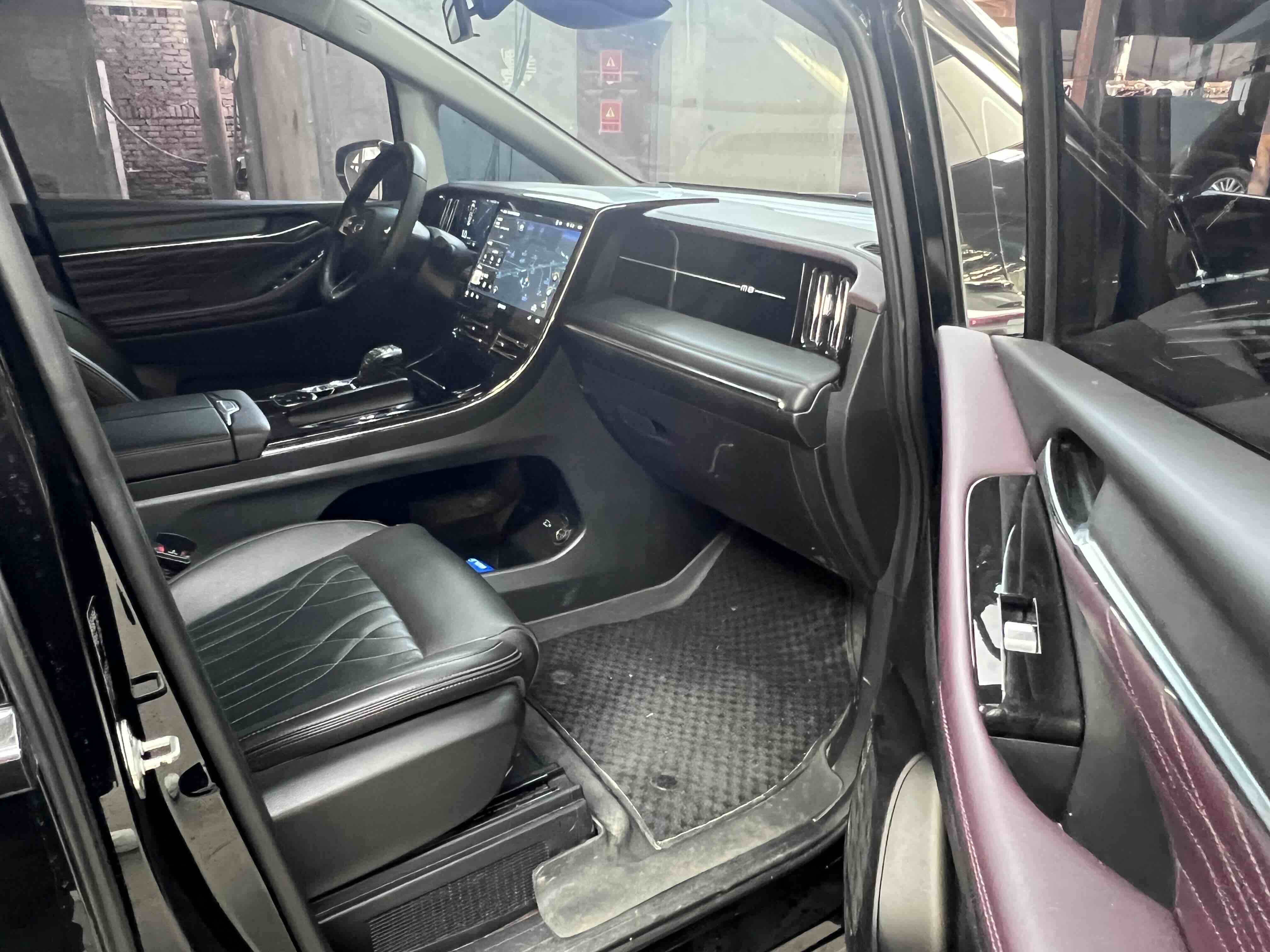 GAC Trumpchi M8 2024 #8 GAC Trumpchi M8 2024 car image #8