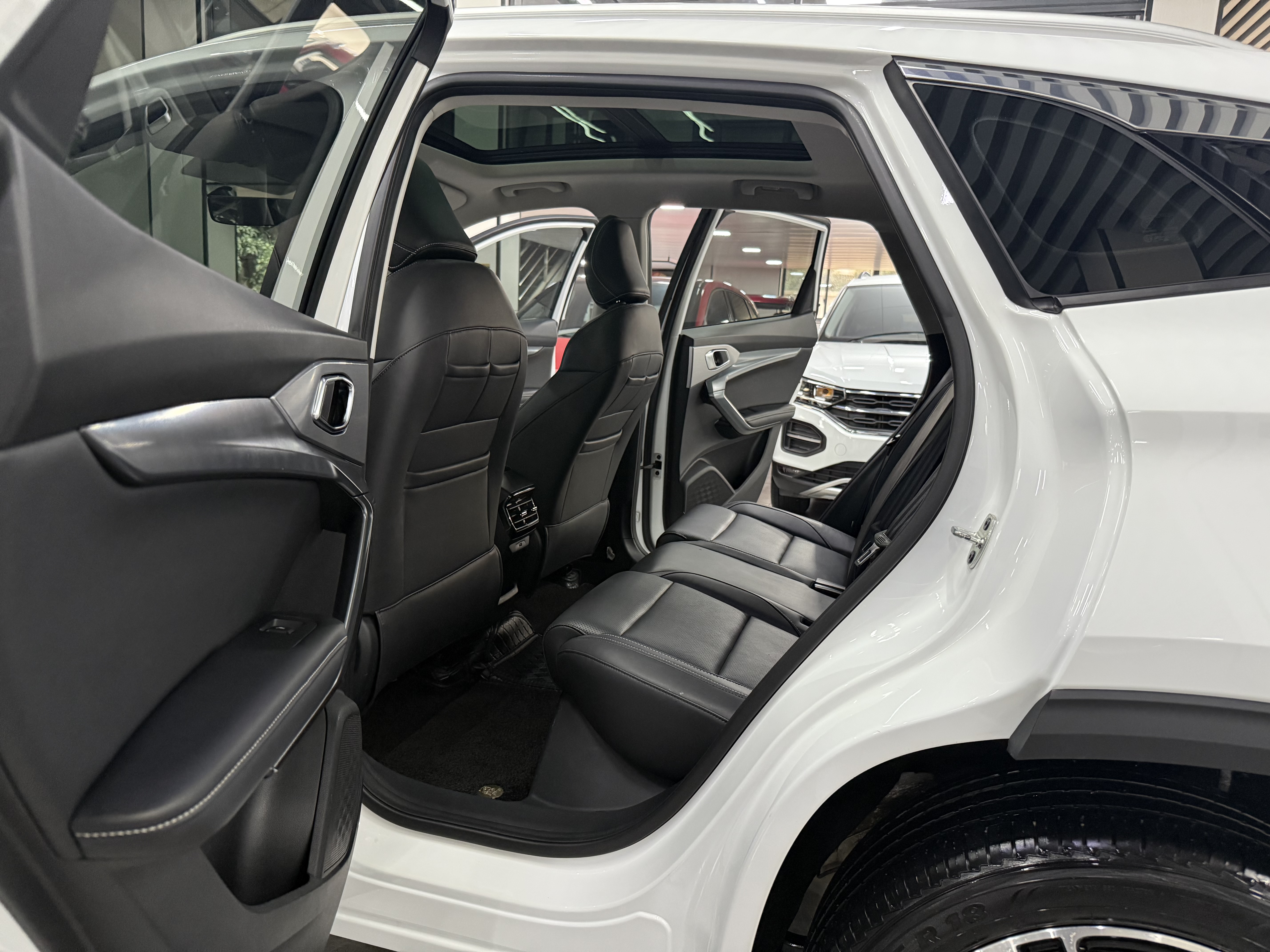 MG ONE 2023 immagine di auto #8