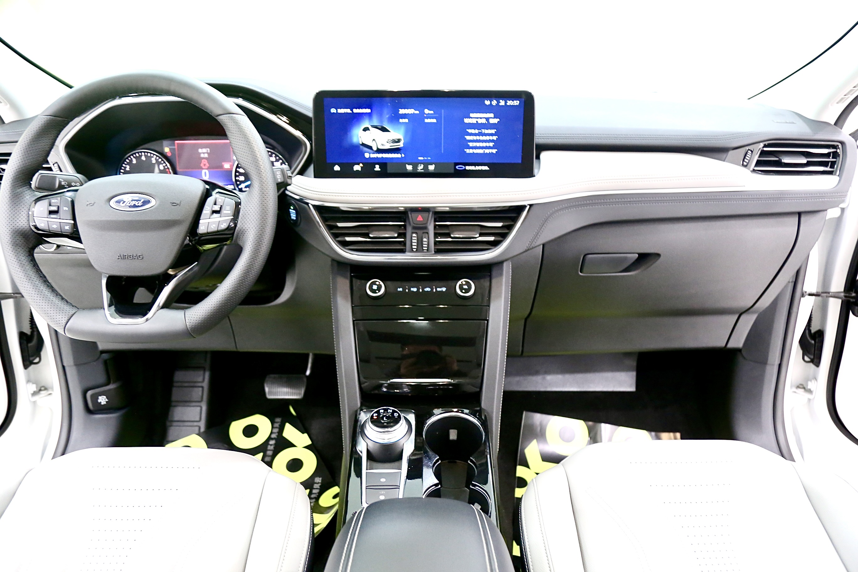 Ford Escape 2024 immagine di auto #8