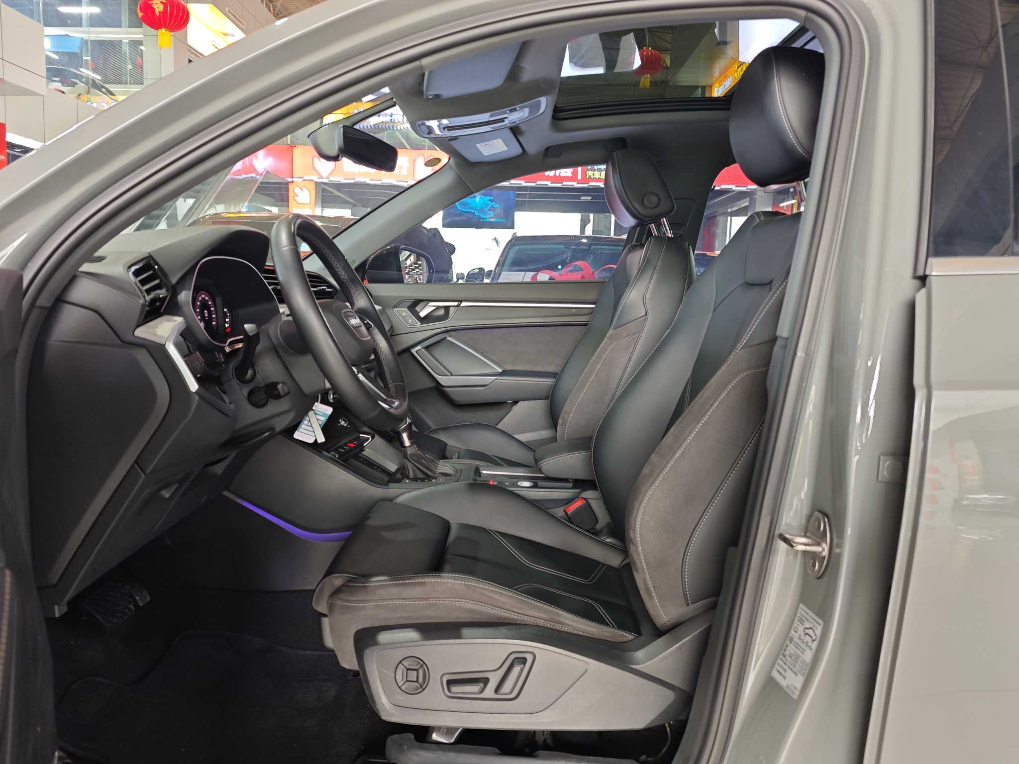 Audi Q3 2024 car image #8