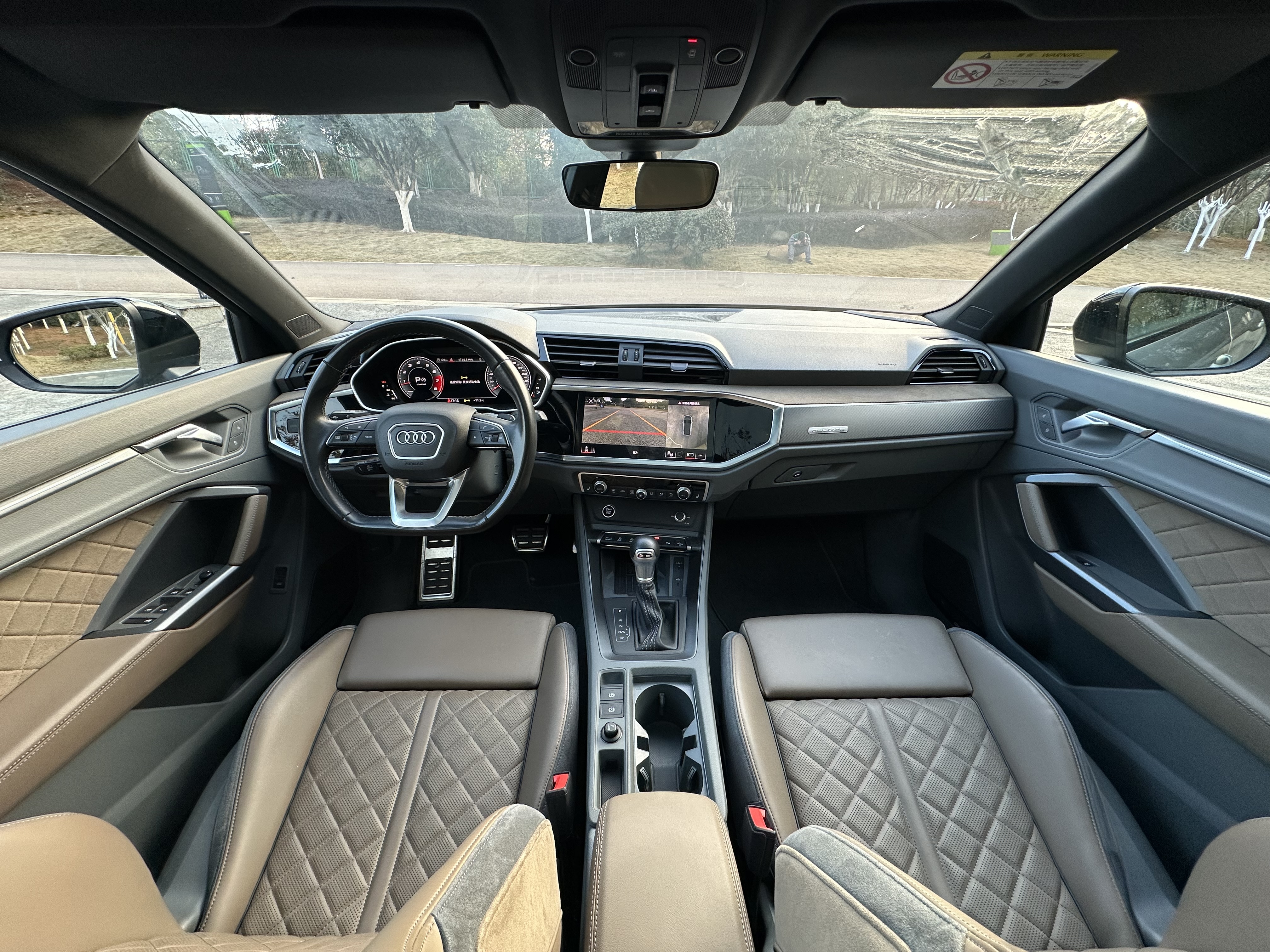 Audi Q3 2023 car image #8