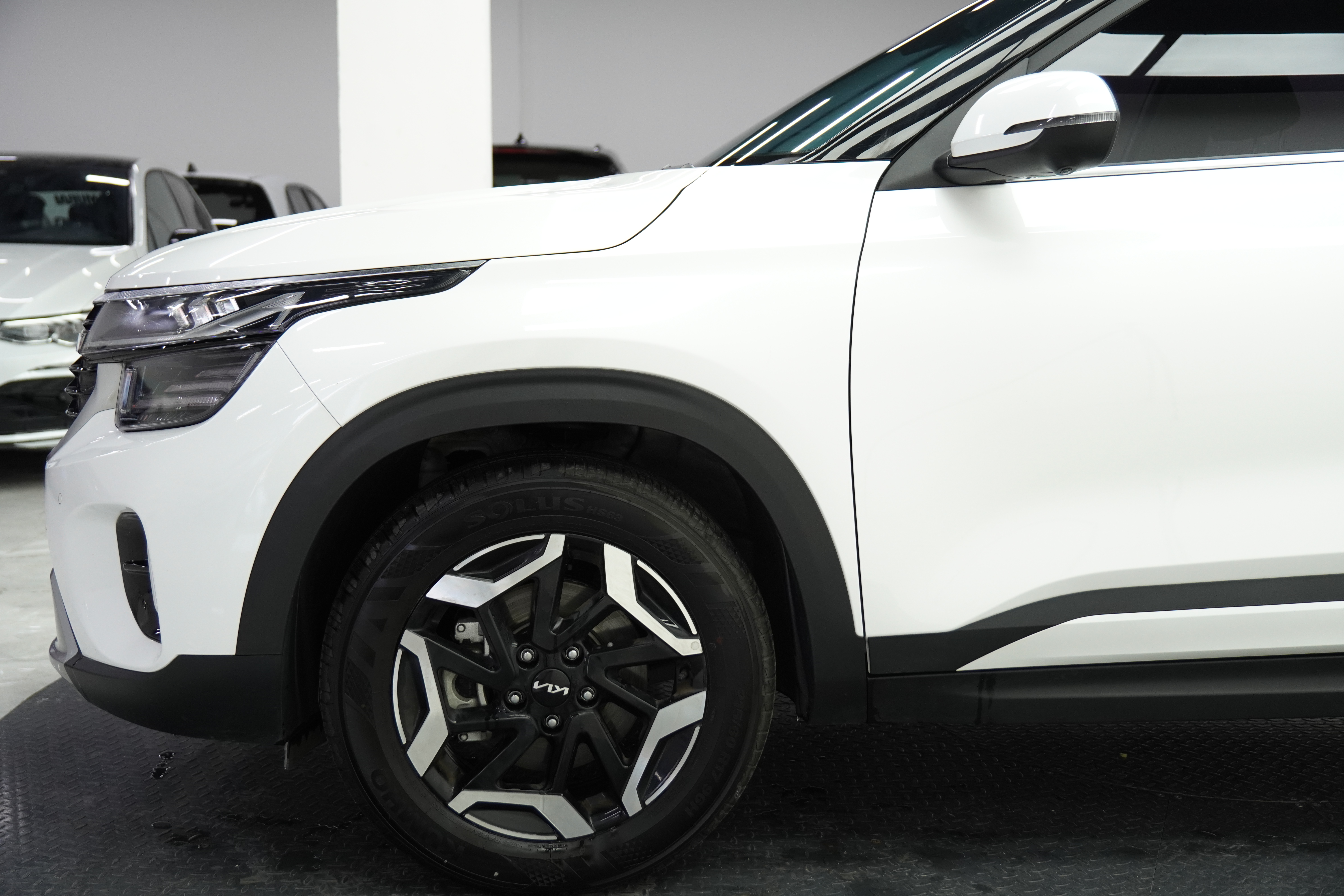 Kia Seltos 2024 car image #8