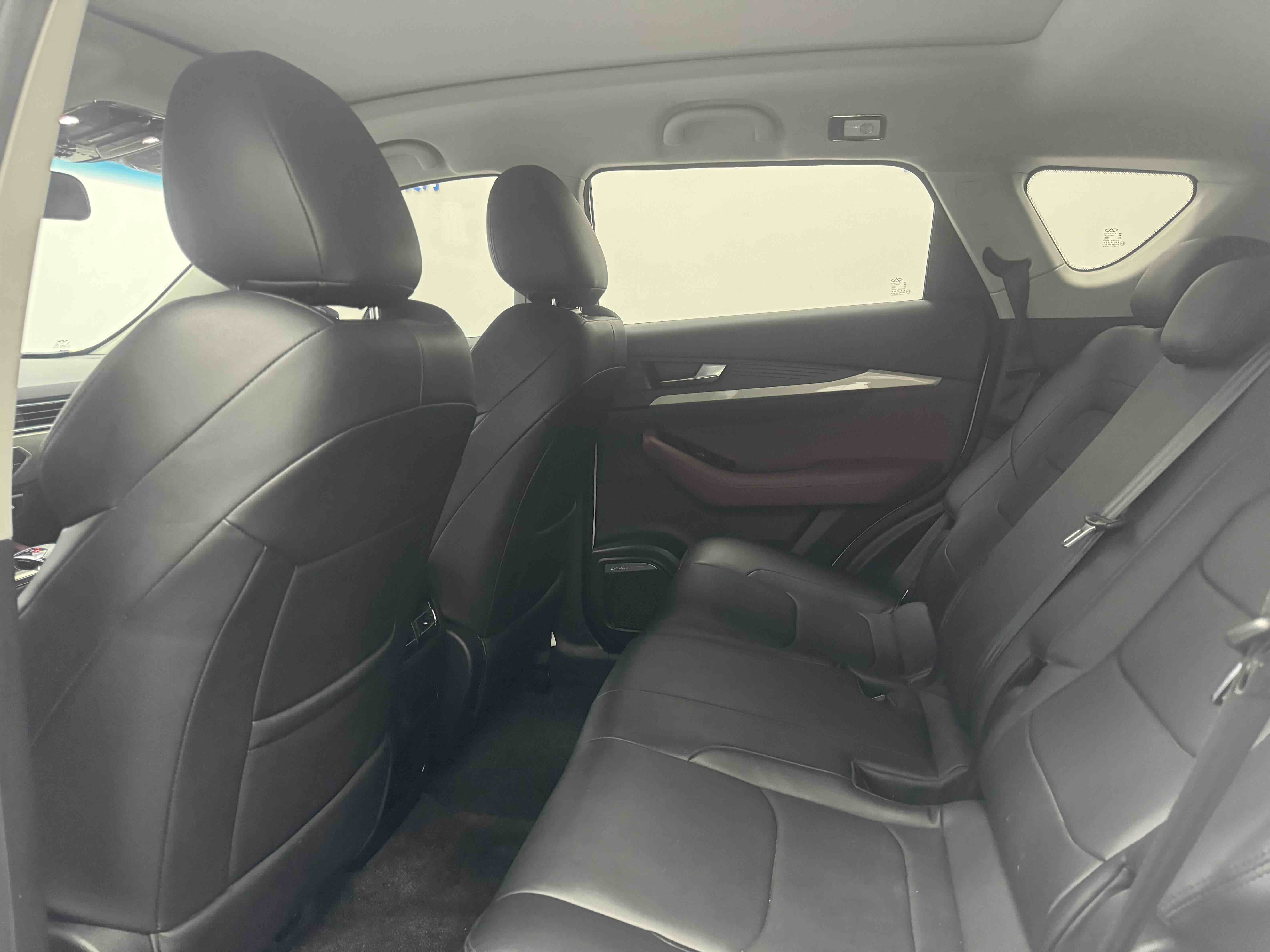 X70 2023 #8 X70 2023 car image #8