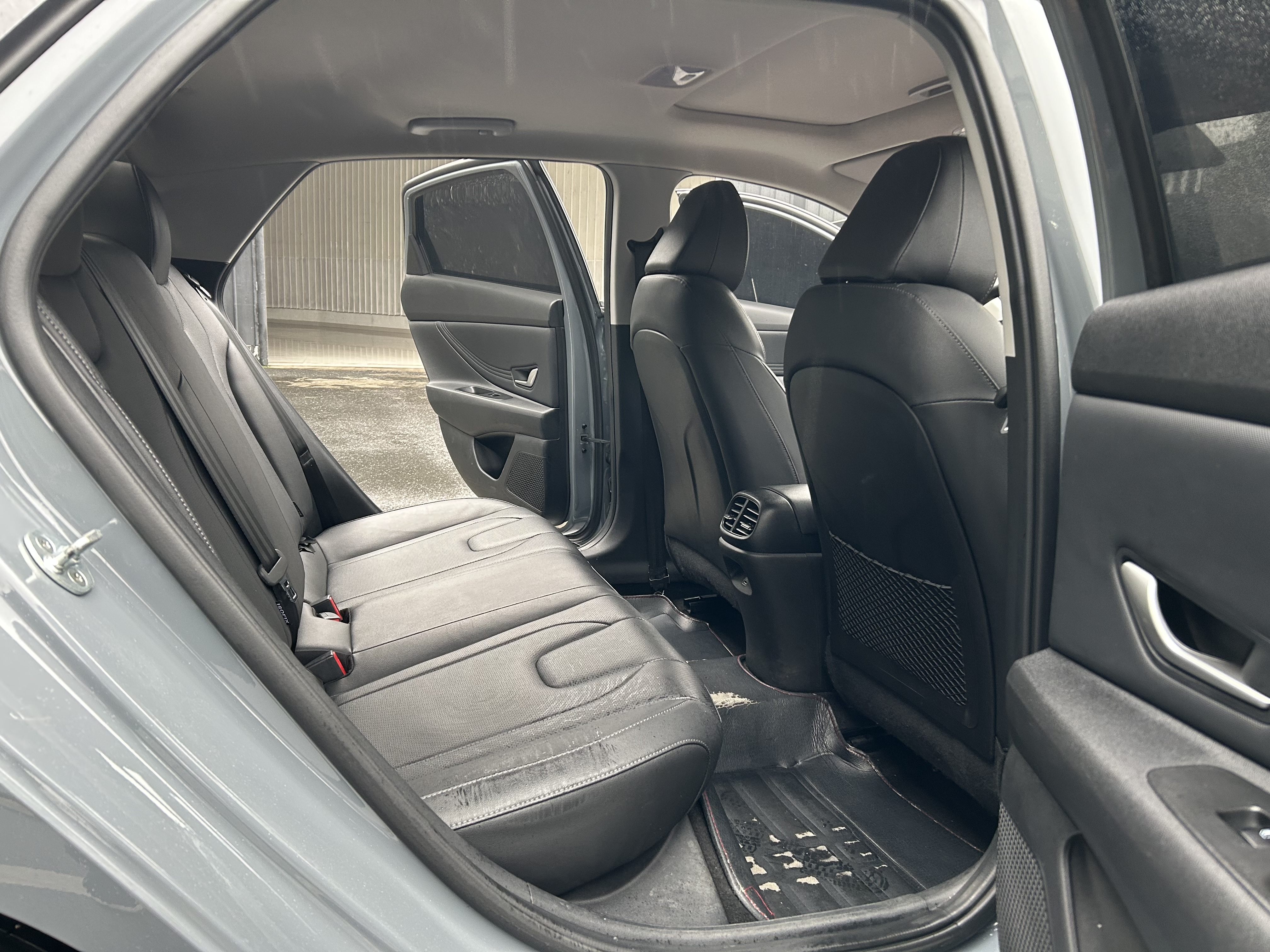 Hyundai Elantra 2023 immagine di auto #8