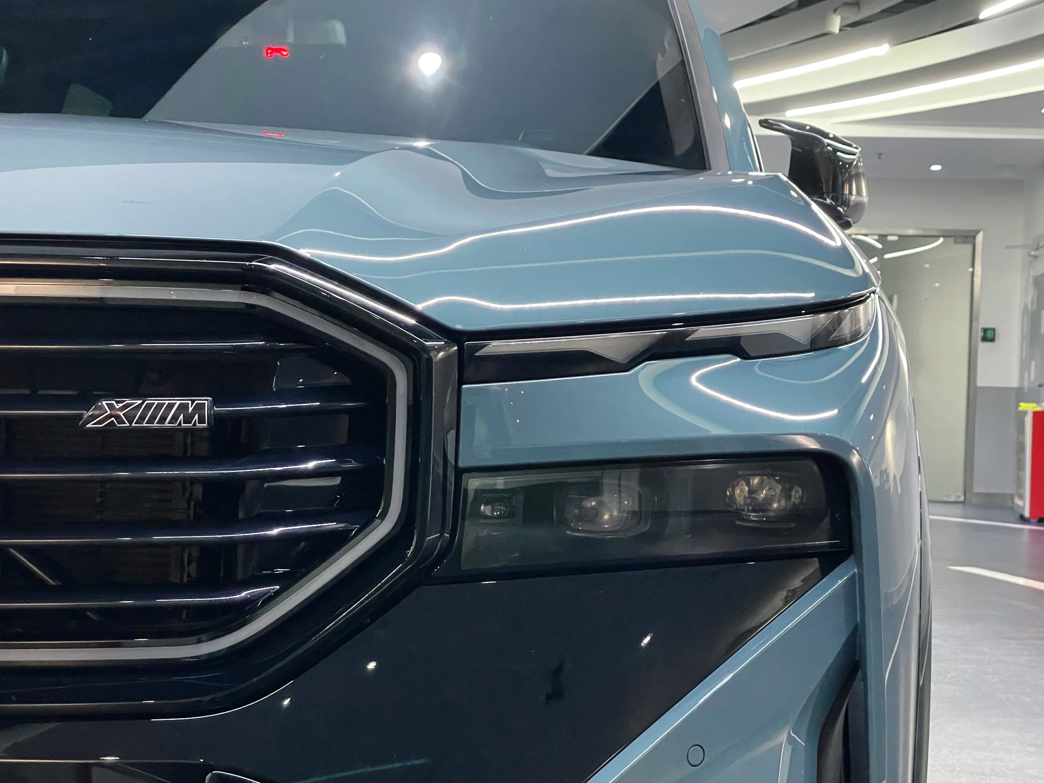 BMW XM 2024 car image #8