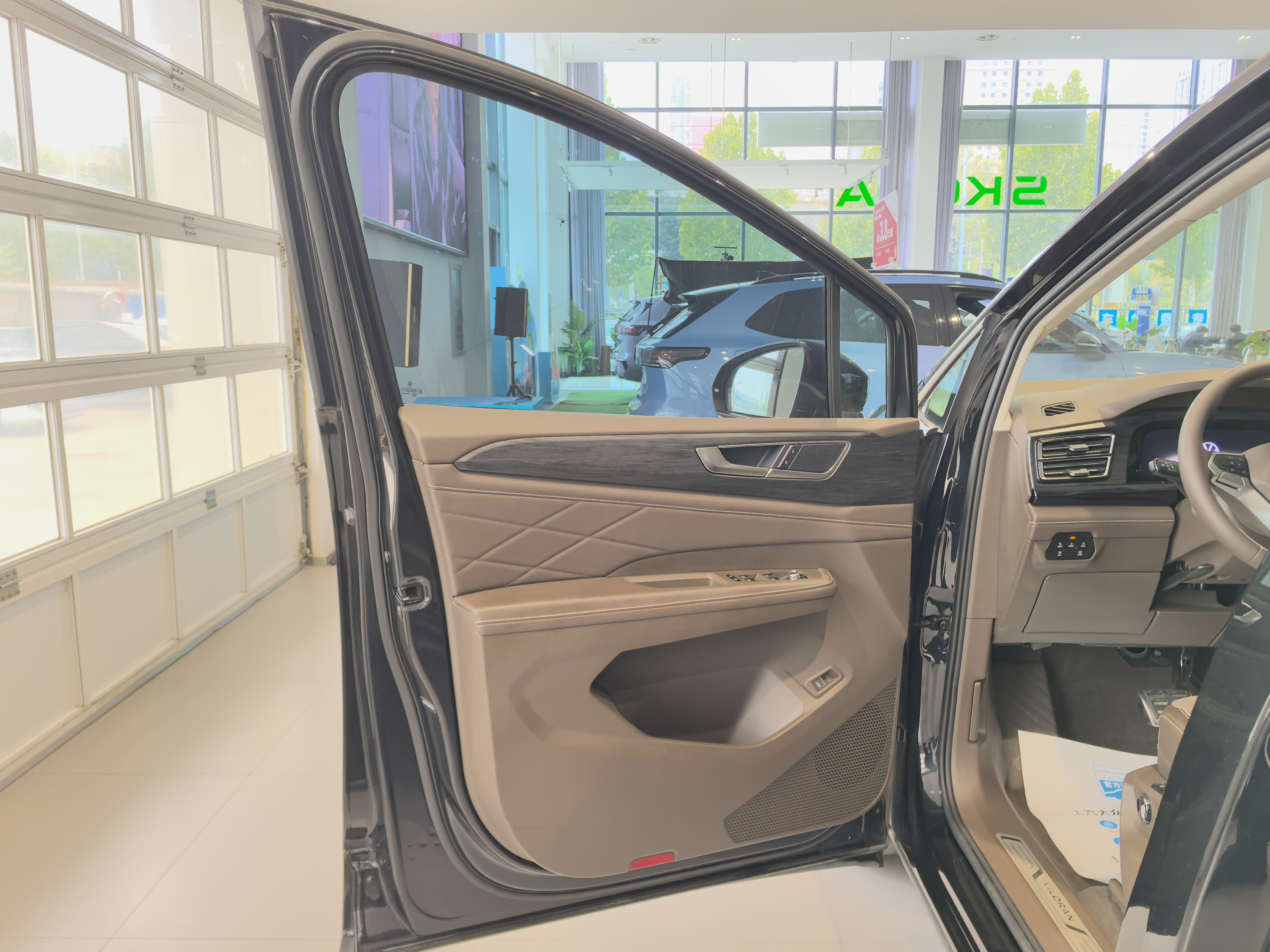 Volkswagen Viloran 2024 #8 Volkswagen Viloran 2024 car image #8