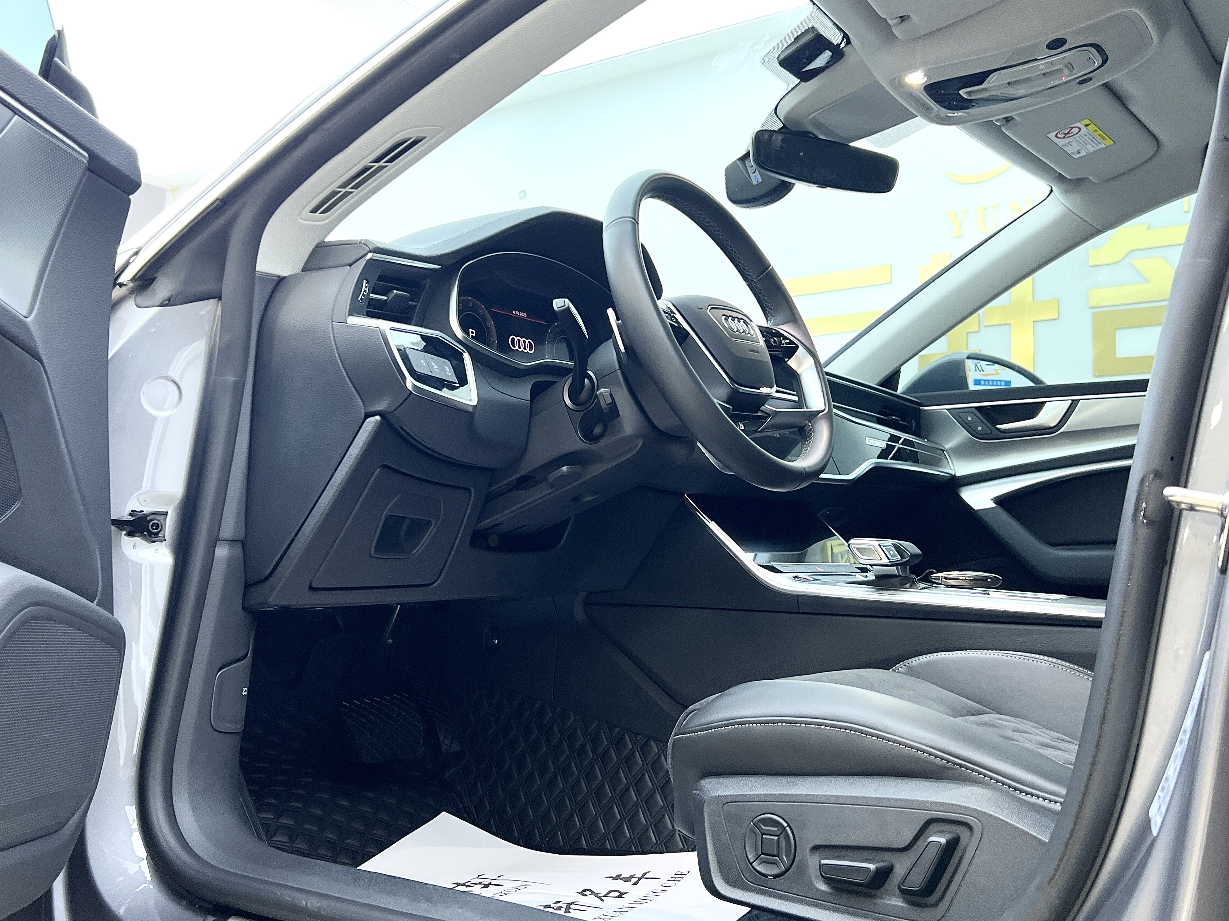 Audi A7L 2024 #8 Audi A7L 2024 صورة سيارة #8