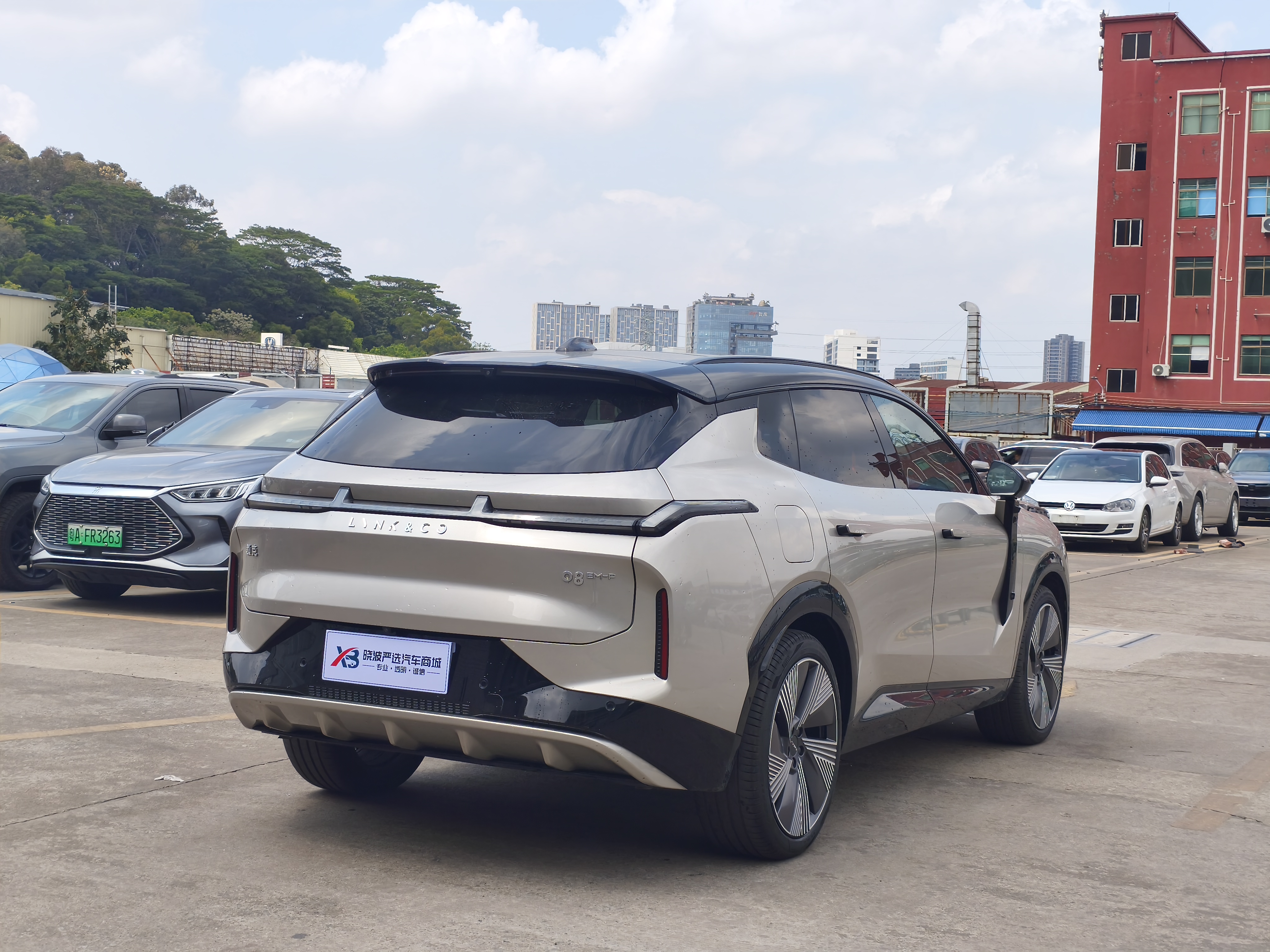 Lynk & Co 08 EM-P 2024 car image #8