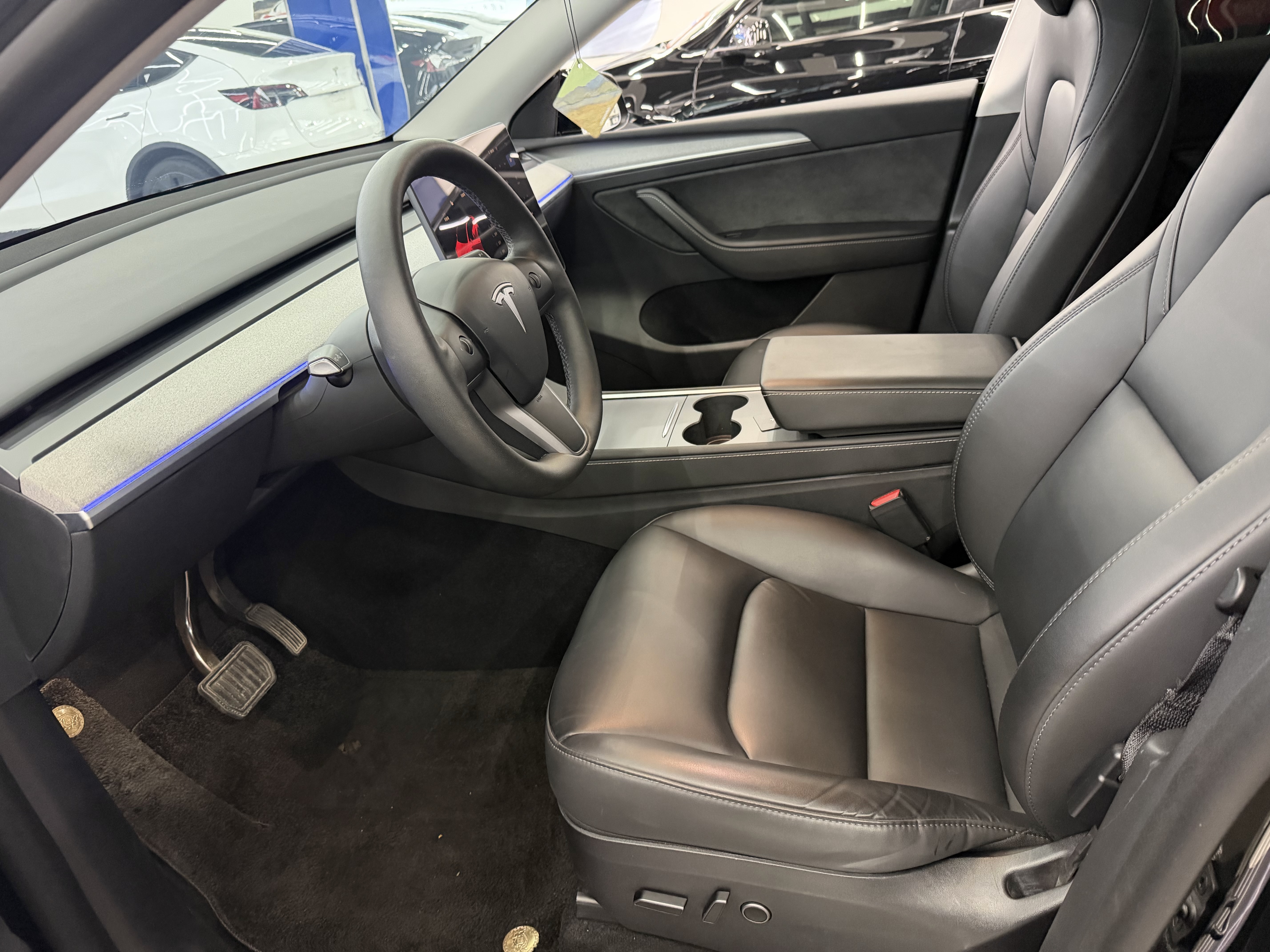 Tesla Model Y 2024 car image #8