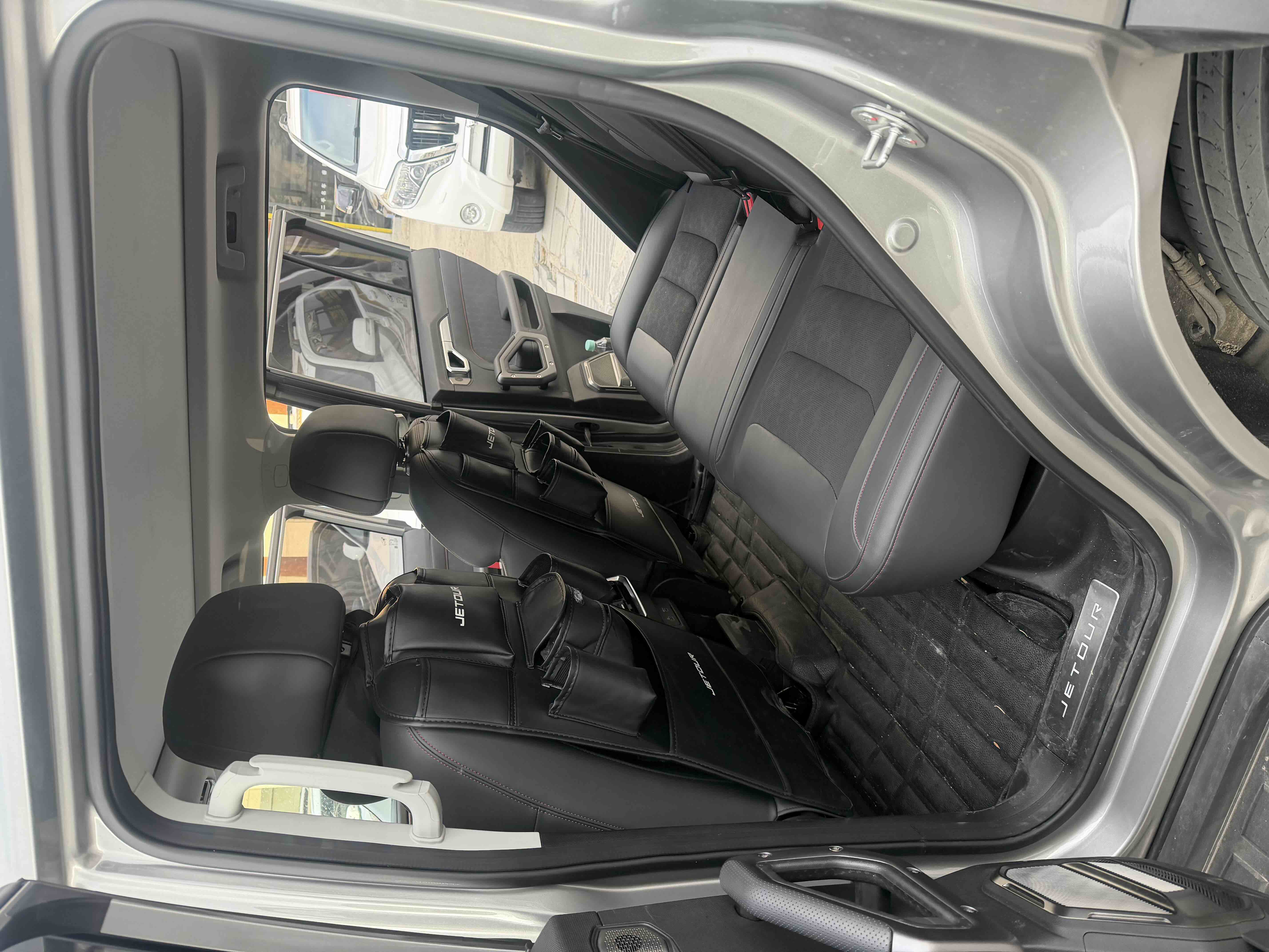 Jetour Traveller 2023 car image #8
