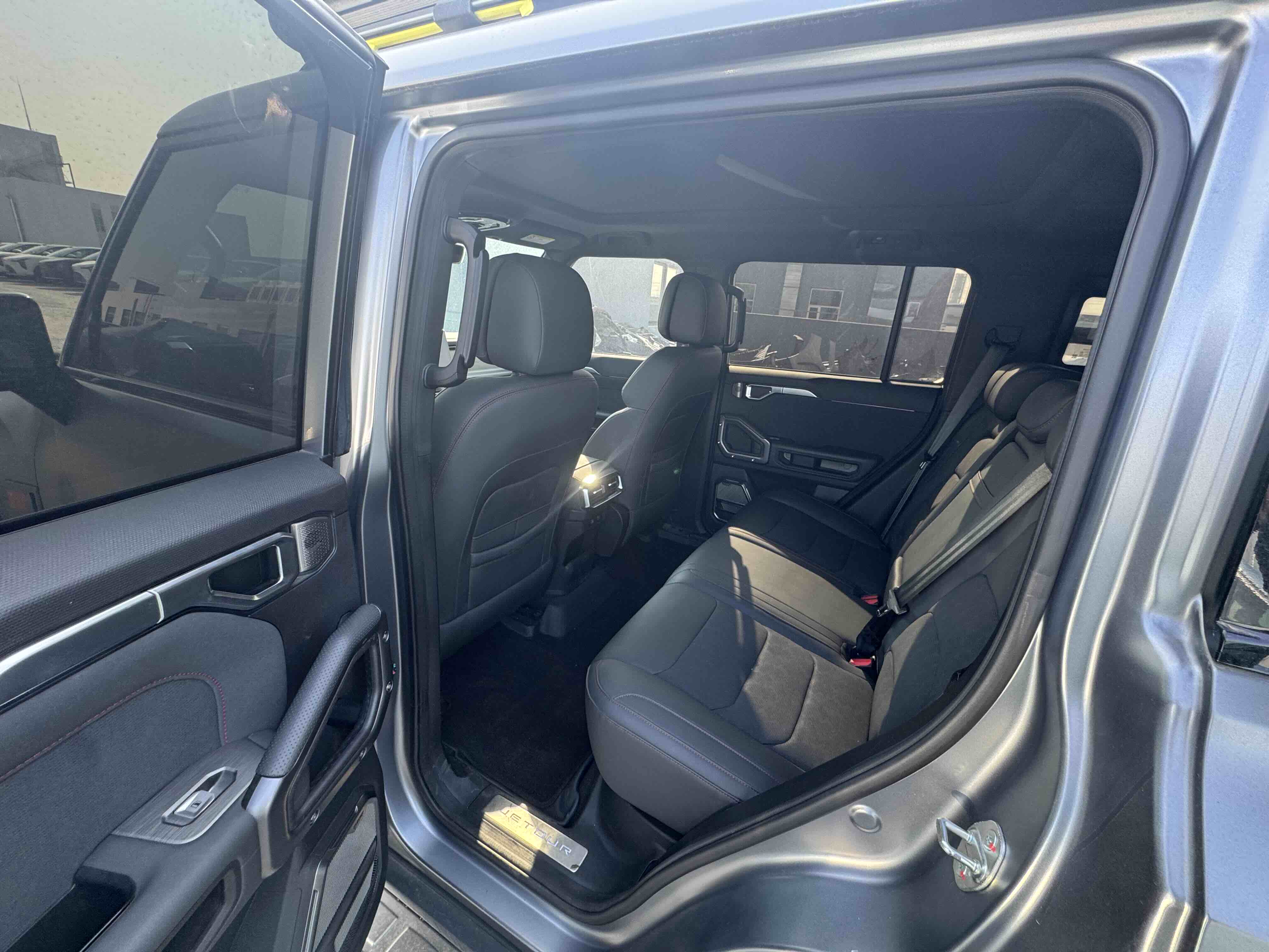 Jetour Shanhai Traveller 2023 car image #8