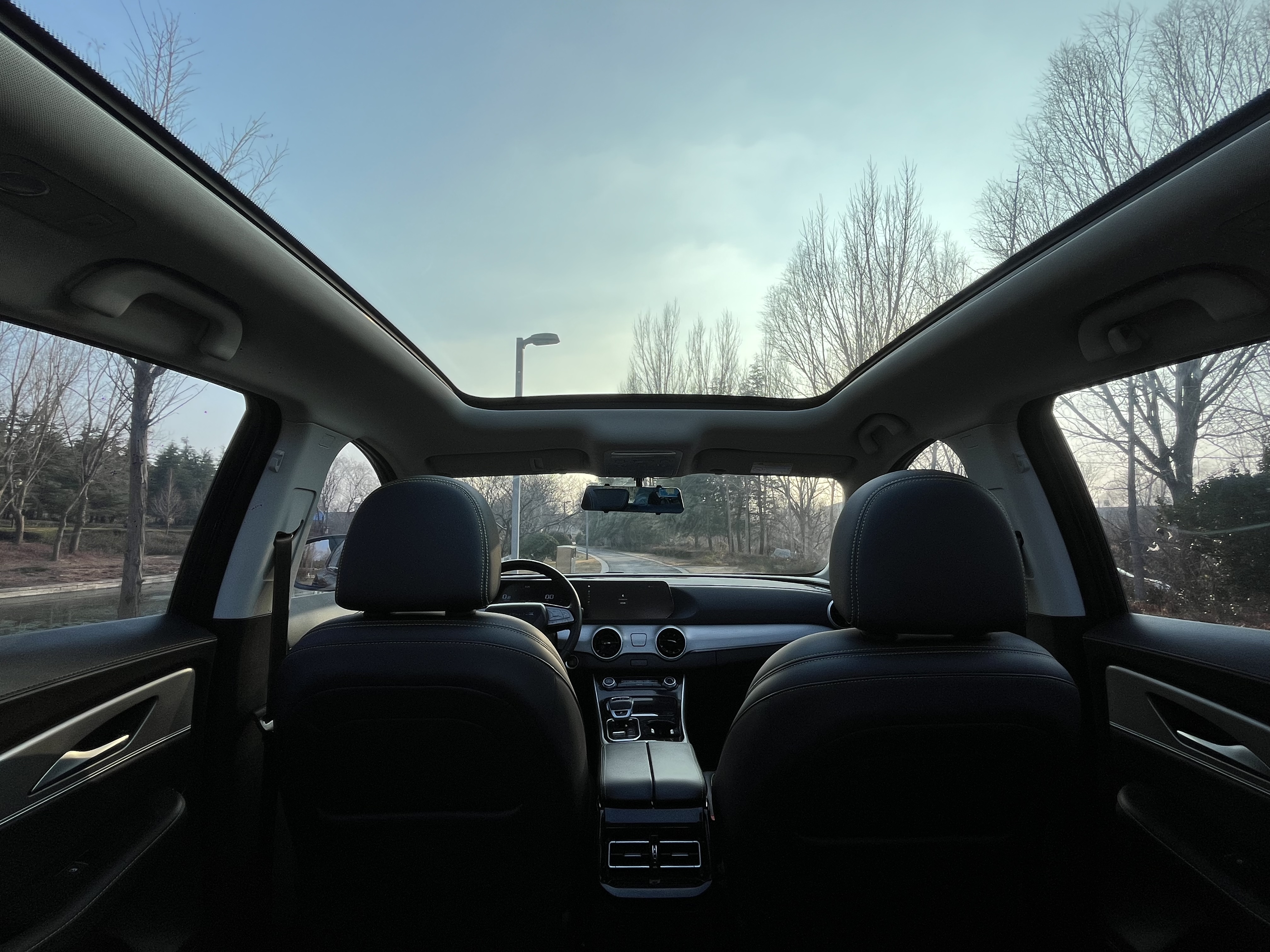 Forthing T5 EVO 2024 car image #8