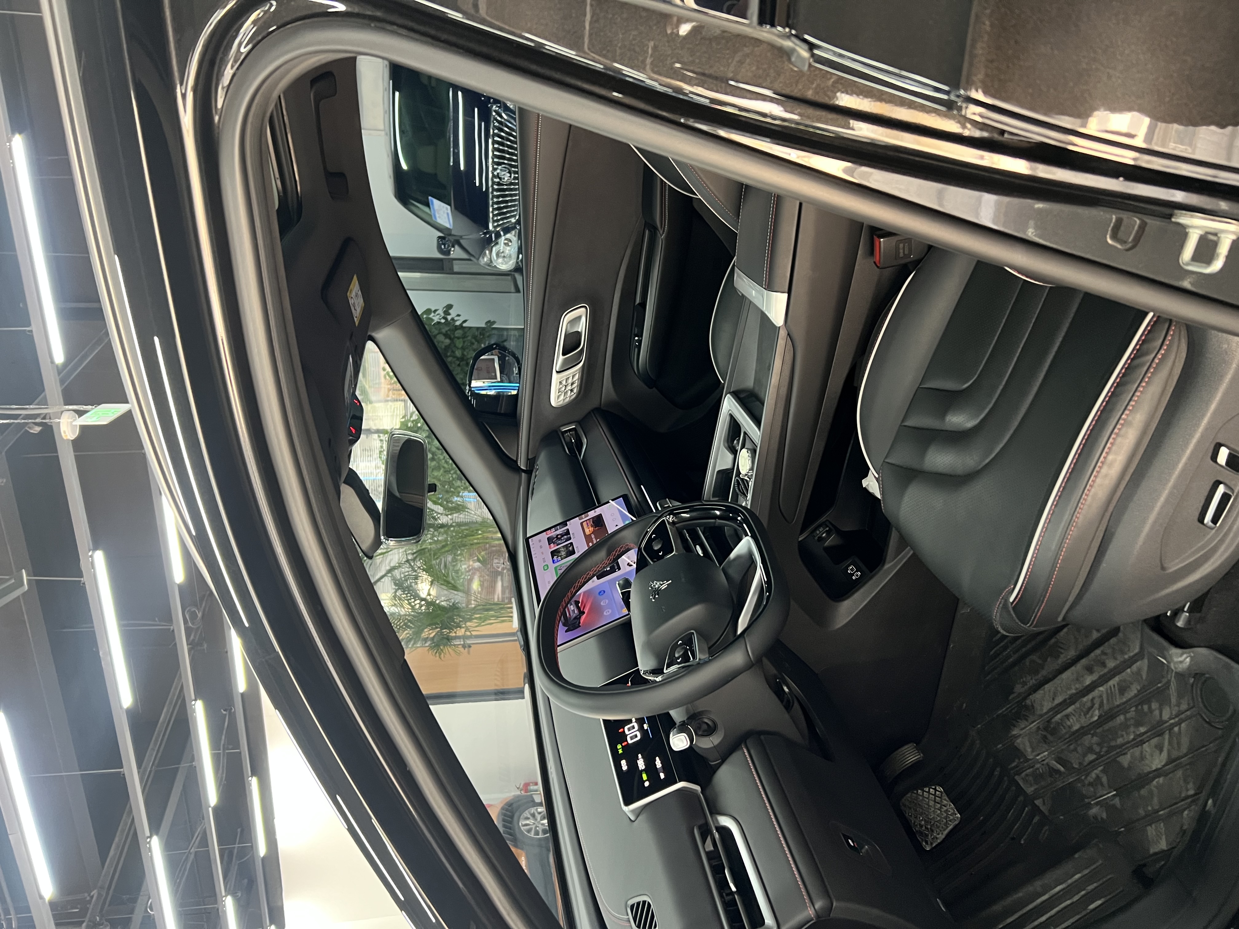 哪吒汽车 哪吒X 2024 汽车图片 #8